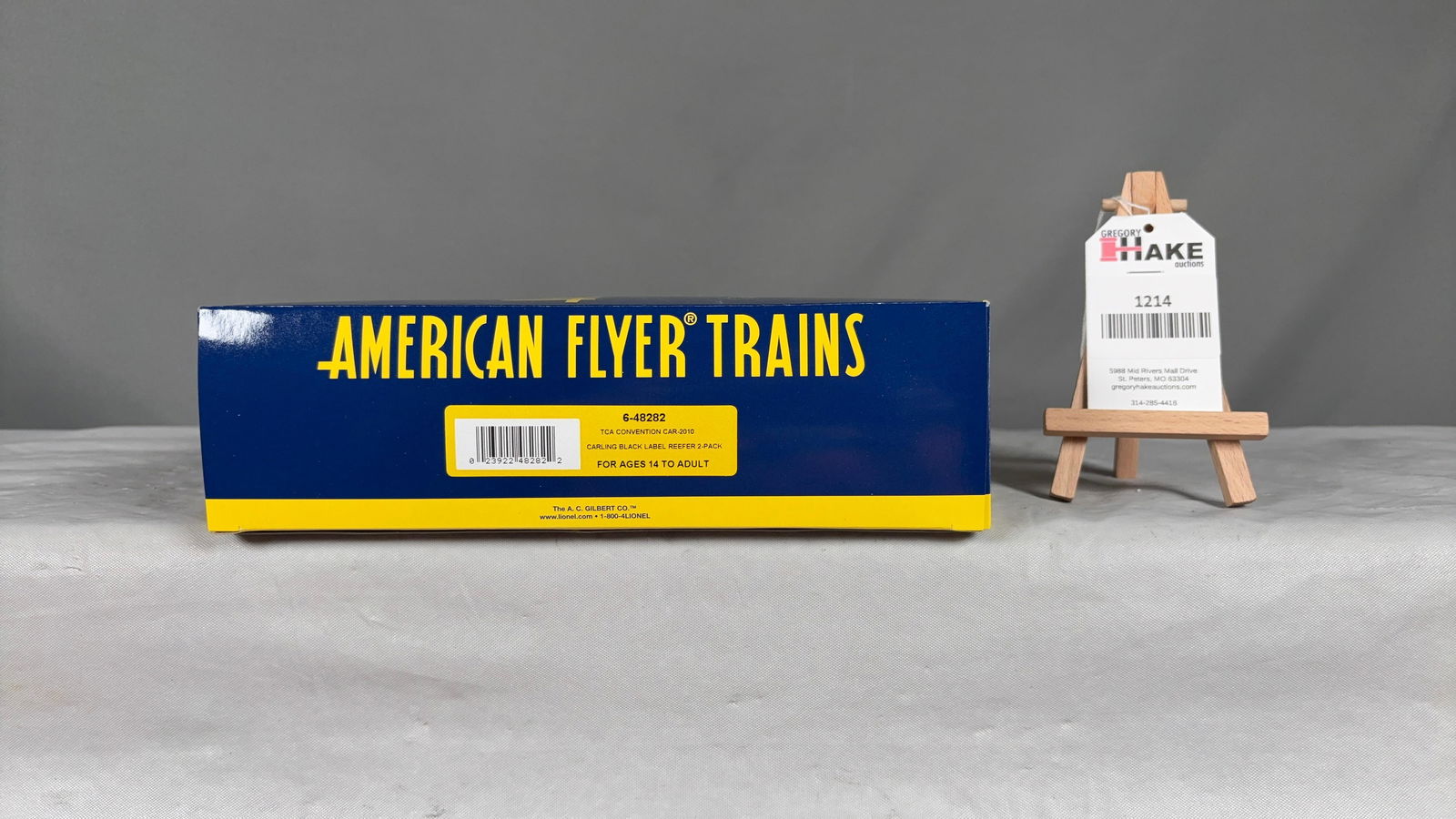 American Flyer 6-48282 TCA Convention Car 2010 Carling Black Label Reefer 2- Pack w/ OB: American Flyer 6-48282 TCA Convention Car 2010 Carling Black Label Reefer 2- Pack w/ OB, C10.Size11x10x3