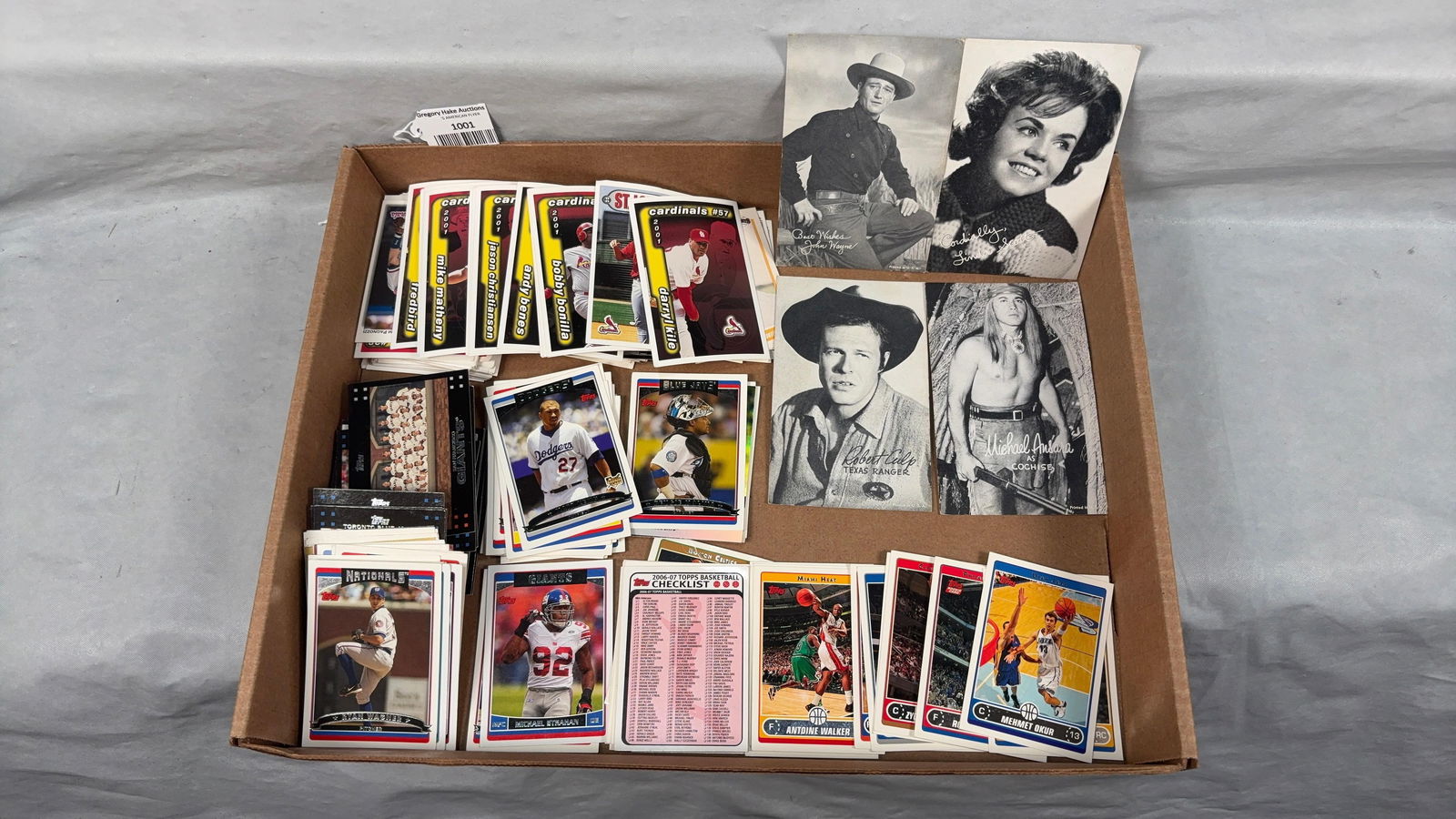 Miscellaneous Trading Cards and Celebrity Photos: Miscellaneous Trading Cards and Celebrity Photos. See photos for details. Size 6x5x2