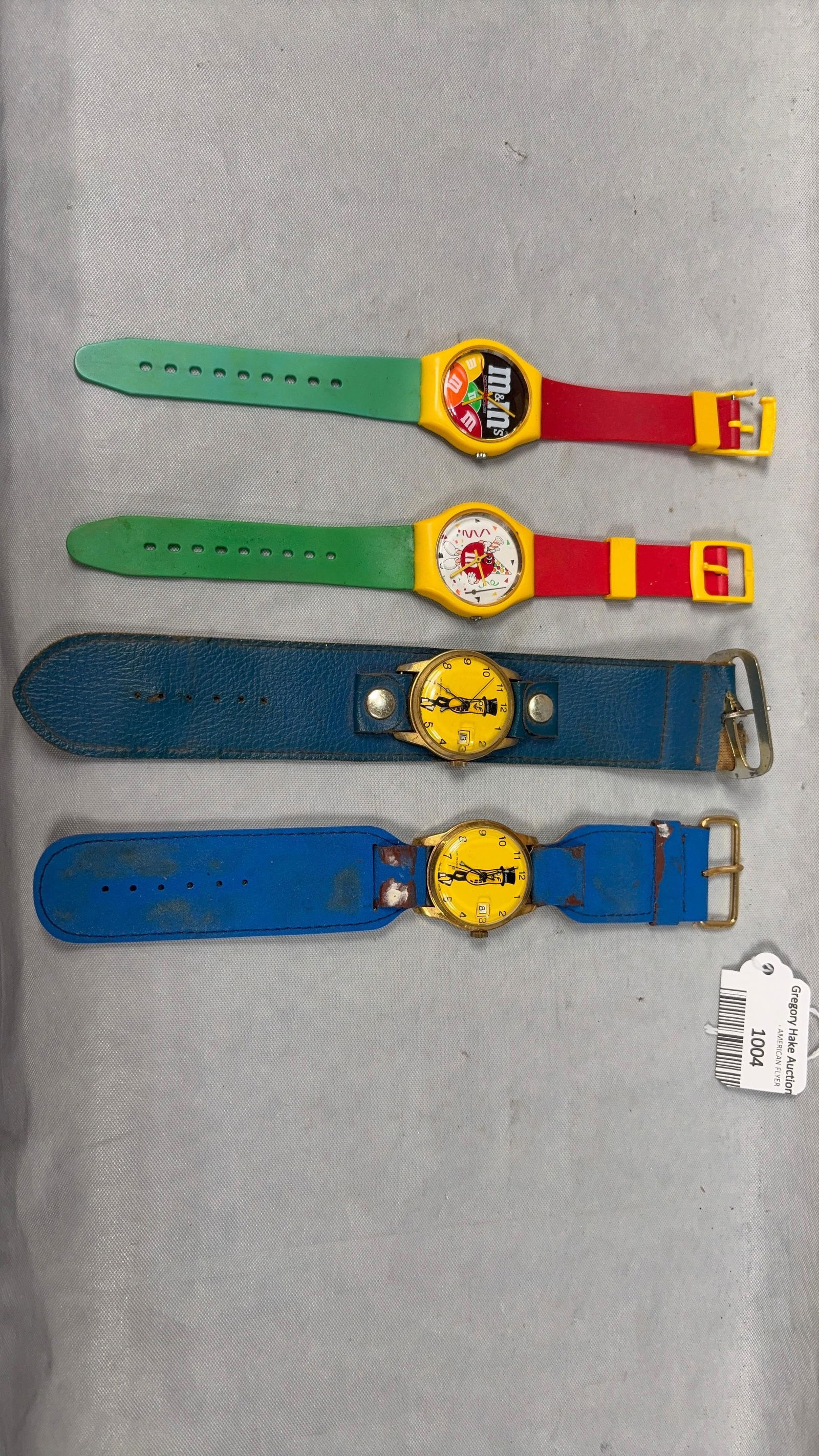 Lot of Kid's Watches Mr. Peantu & M&Ms: Lot of Kid's Watches. Includes 2 Mr. Peanut and 2 M&M Watches, See photos for details.Size2x2x9