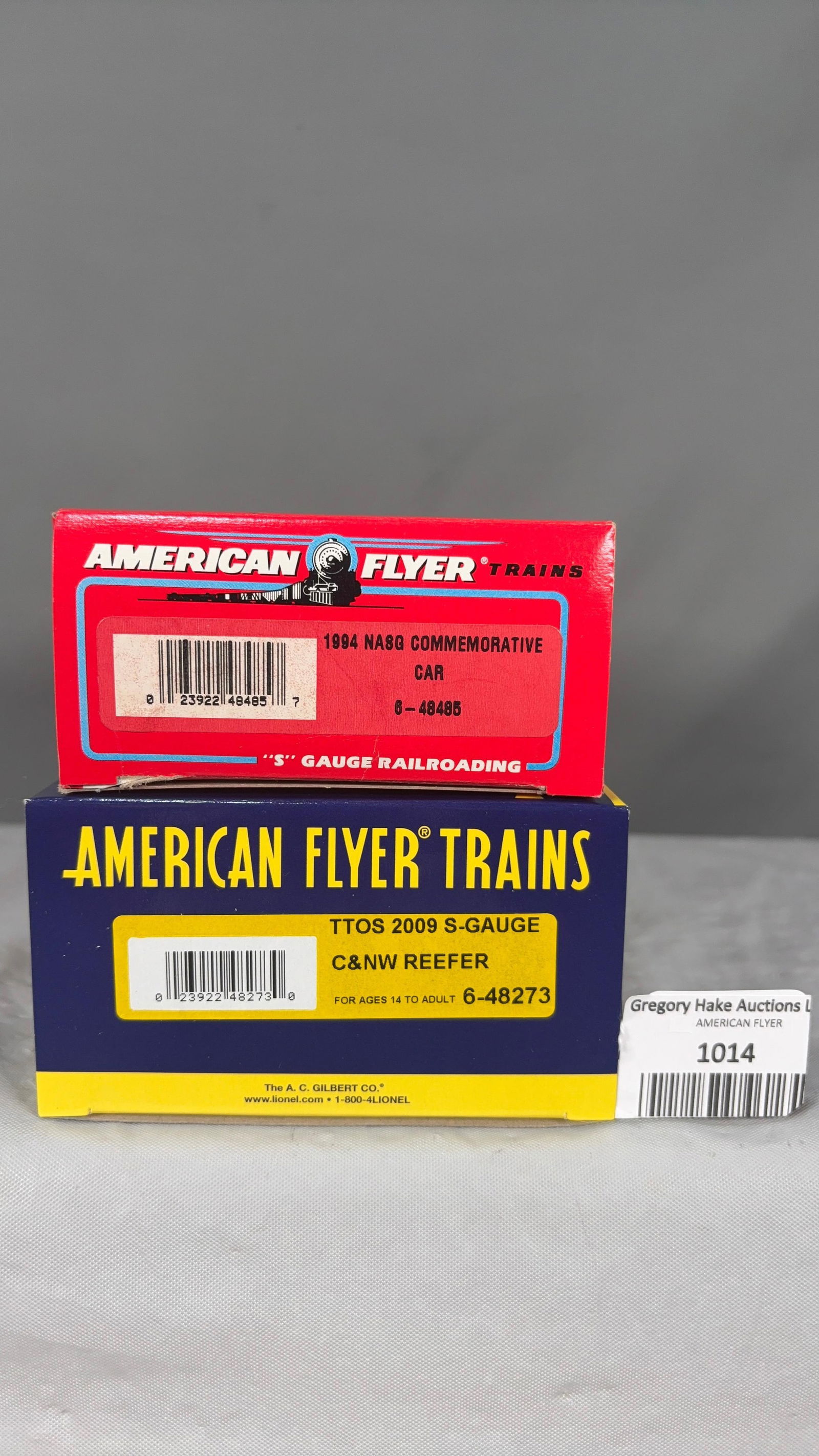 Lot of 2 American Flyer Freight Cars 6-48485 NP Boxcar and 6-48273 C&NW Reefer w/OBs - 2