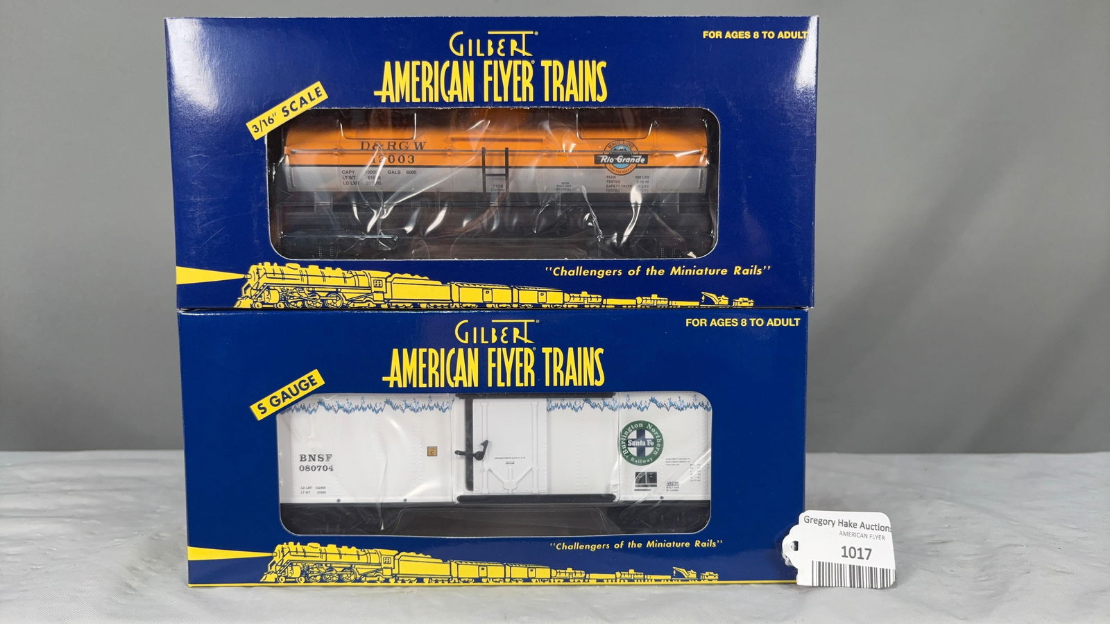 Lot of 2 American Flyer Freight Cars 6-48229 D&RGW Tank Car and 6-48236 BNSF Reefer w/OBs: Lot of 2 American Flyer Freight Cars. Includes 6-48229 D&RGW Tank Car and 6-48236 BNSF Reefer w/OBs. C9.See photos for details.�Size11x5x5