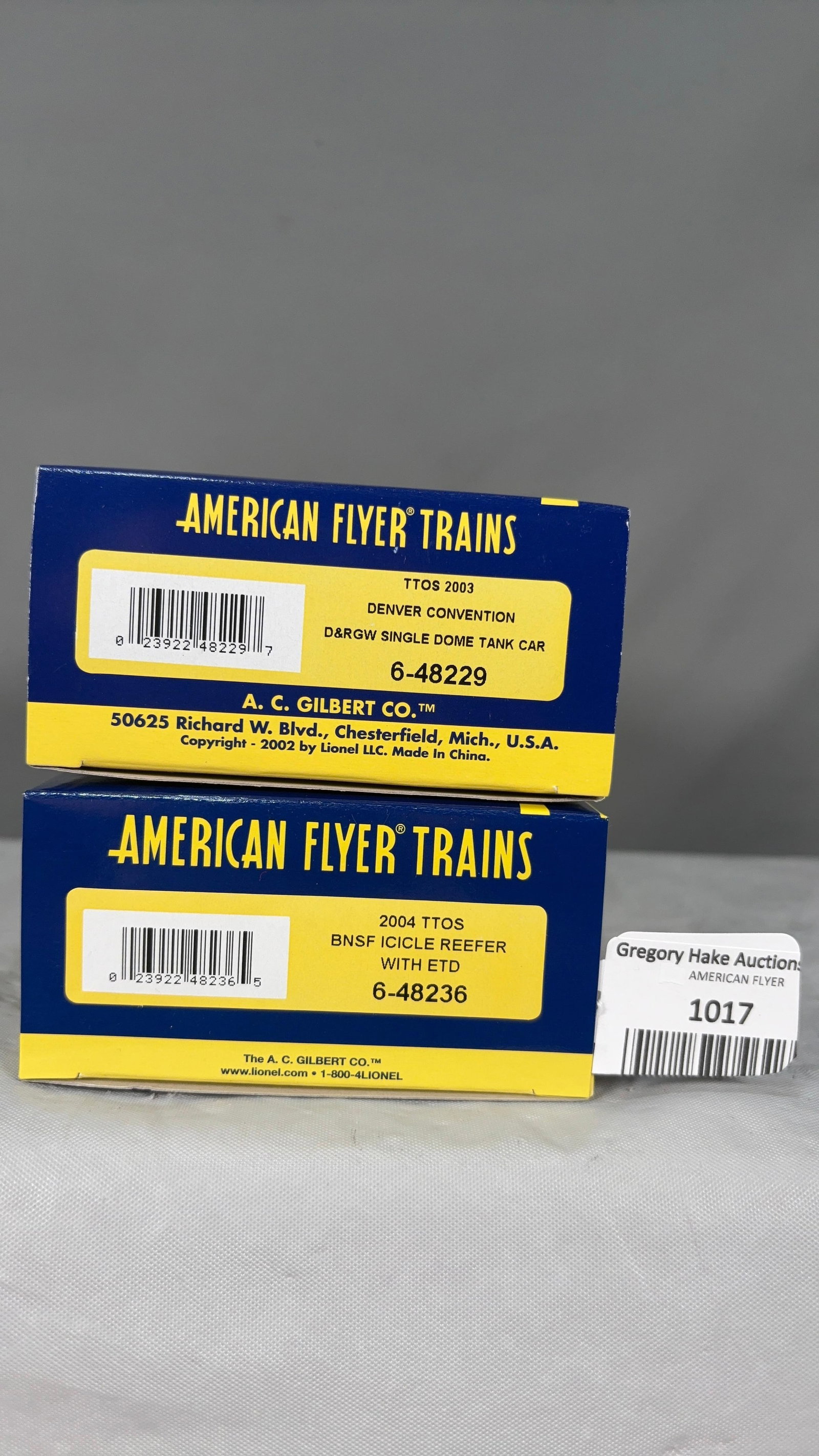 Lot of 2 American Flyer Freight Cars 6-48229 D&RGW Tank Car and 6-48236 BNSF Reefer w/OBs - 2
