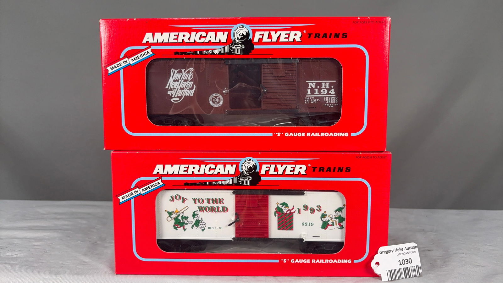 American Flyer 1994 NASG 48486 Commemorative Boxcar and 1993 Christmas 48319 Boxcar w/obs: American Flyer 1994 NASG 48486 Commemorative Boxcar and 1993 Christmas 48319 Boxcar w/obs. C9 See photos for details.Size11x5x5