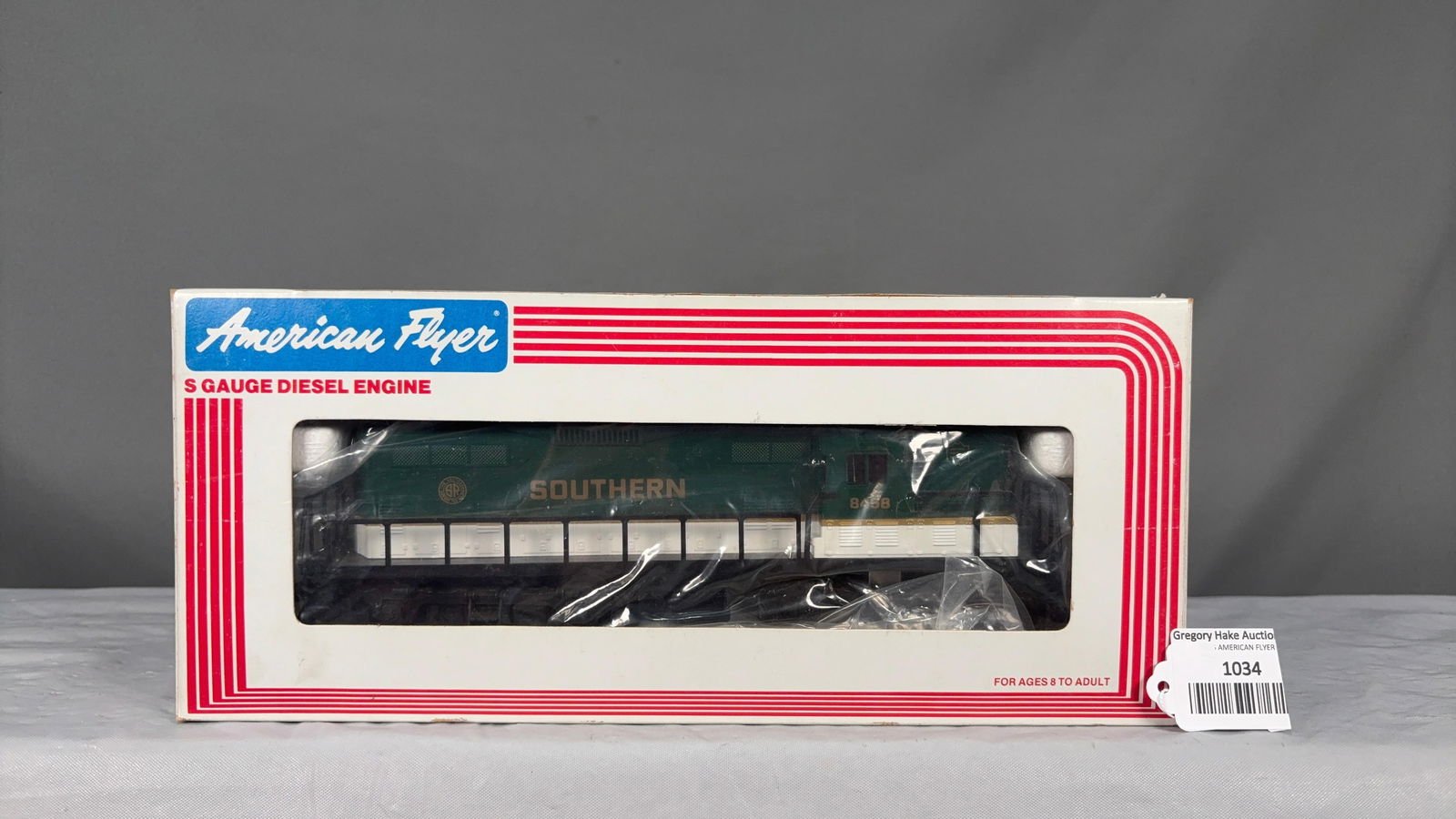 American Flyer GP9 Southern Diesel #8458 w/obs: American Flyer GP9 Southern Diesel�No. 8458 w/obs. C9 See photos for detailsSize14x6x3