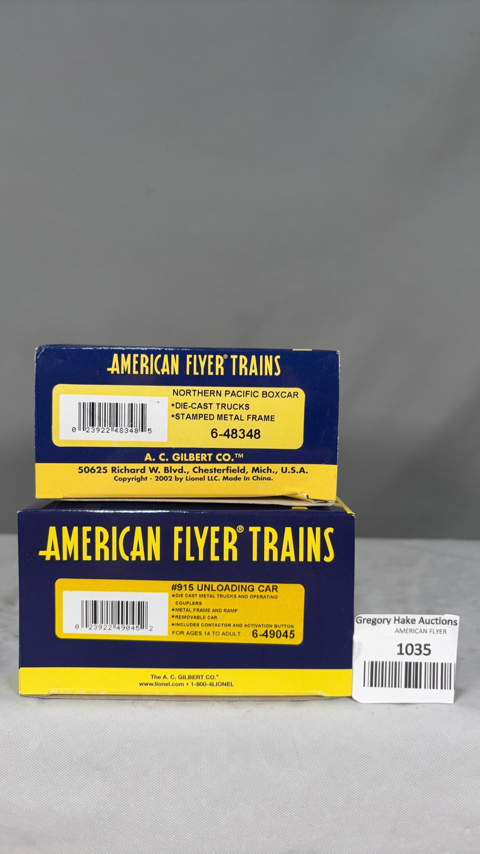 American Flyer Northern Pacific 48348 Boxcar and 915 Unloading Car #49045 w/obs - 2