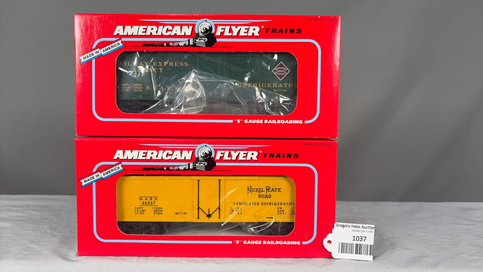 American Flyer Railway Express Agency Refrigerator Car 48806 and Nickel Plate Road 48807 w/obs: American Flyer Railway Express Agency Refrigerator Car 48806 and Nickel Plate Road 48807 w/obs. C9 See photos for details.�Size11x5x5