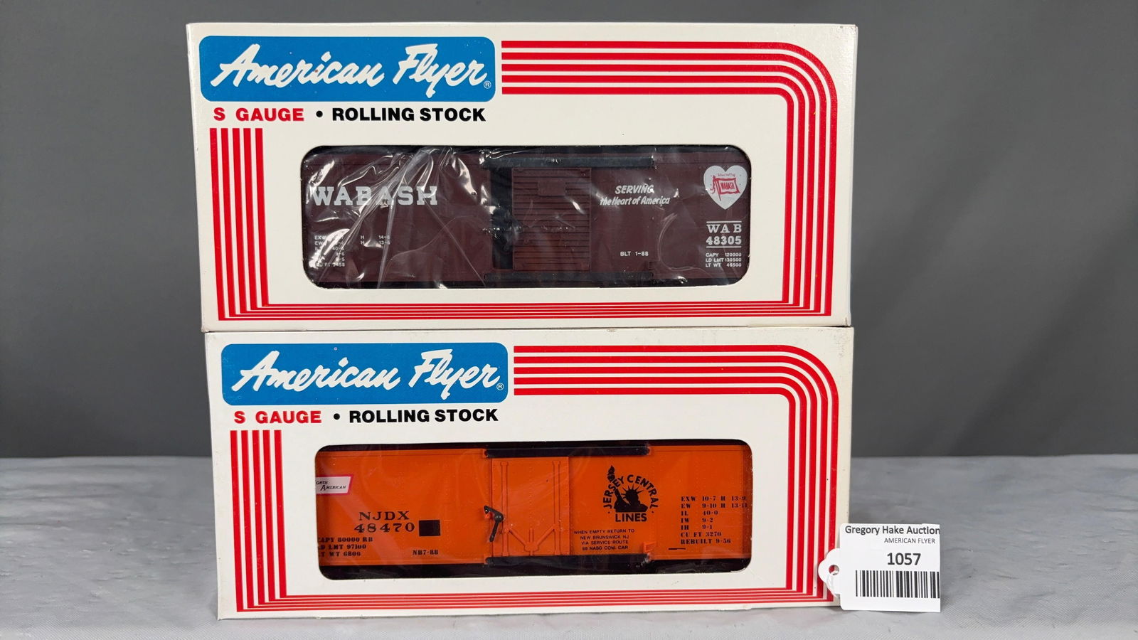 American Flyer 1988 NASG 48470 Convention Car and 48305 Wabash Boxcar w/obs: American Flyer 1988 NASG 48470 Convention Car and 48305 Wabash Boxcar w/obs. C9 See photos for details.Size11x5x5