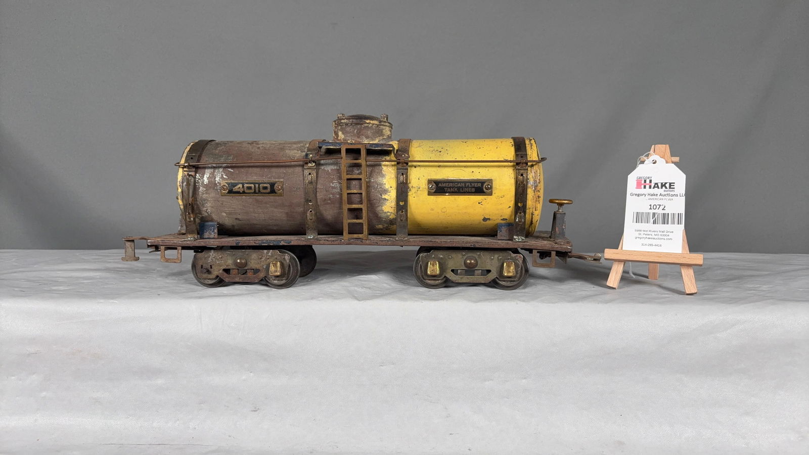 American Flyer Wide Gauge 4010 Car: American Flyer Wide Gauge 4010 Car. C4. Needs restoration. See photos for details.Size17x5x6