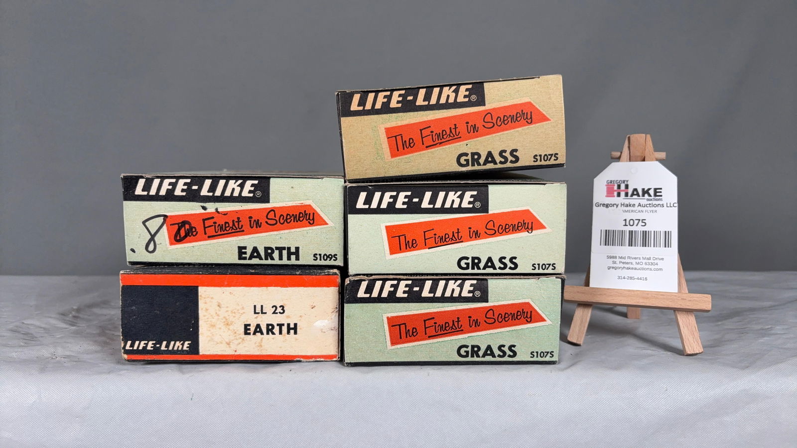 Group of Life'Like Accessories: Group of Life'Like Accessories. Includes 3 boxes of S107S grass, 1 box LL 23 earth, & 1 box S109S earth. C7/8. See photos for details.Size8x5x9