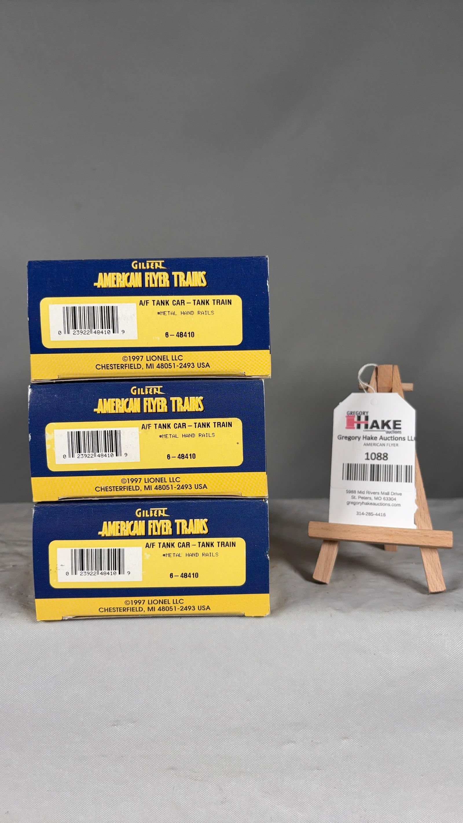 American Flyer 6-48410, 6-48410 6-48410 w/obs: Set of 3 A/F Tank Car - Tank Train American Flyer 6-48410, 6-48410 6-48410 w/obs. C9 See photos for detailsSize11x5x7