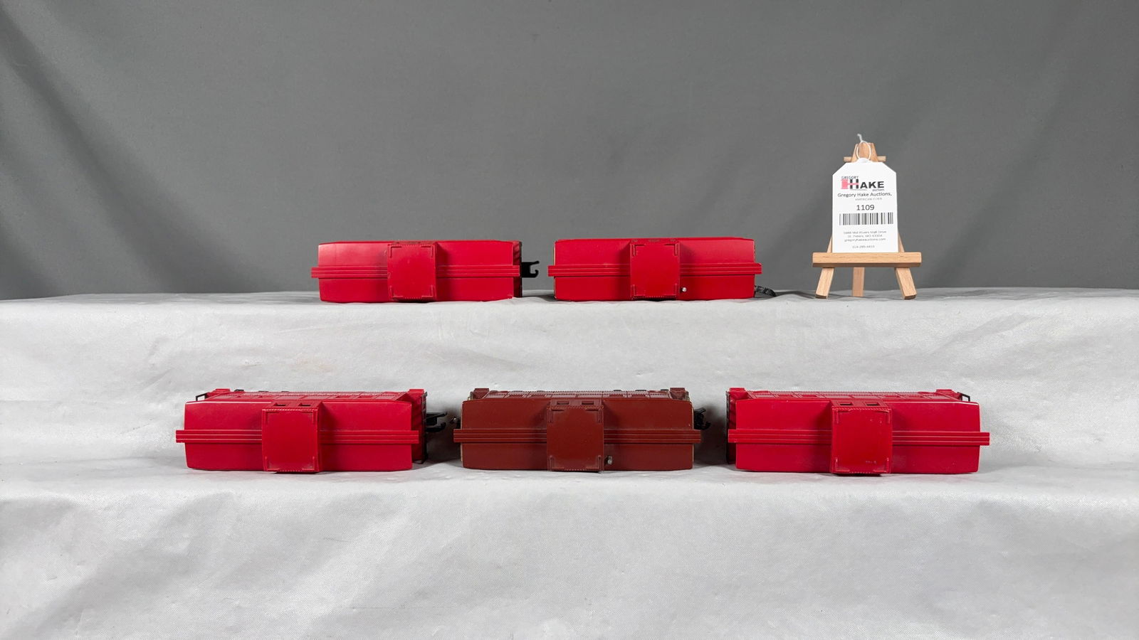 5 American Flyer Postwar Cabooses - 3