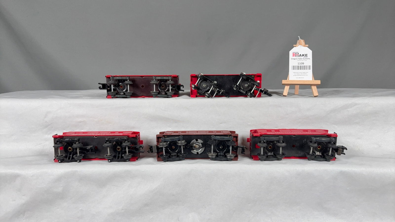 5 American Flyer Postwar Cabooses - 4