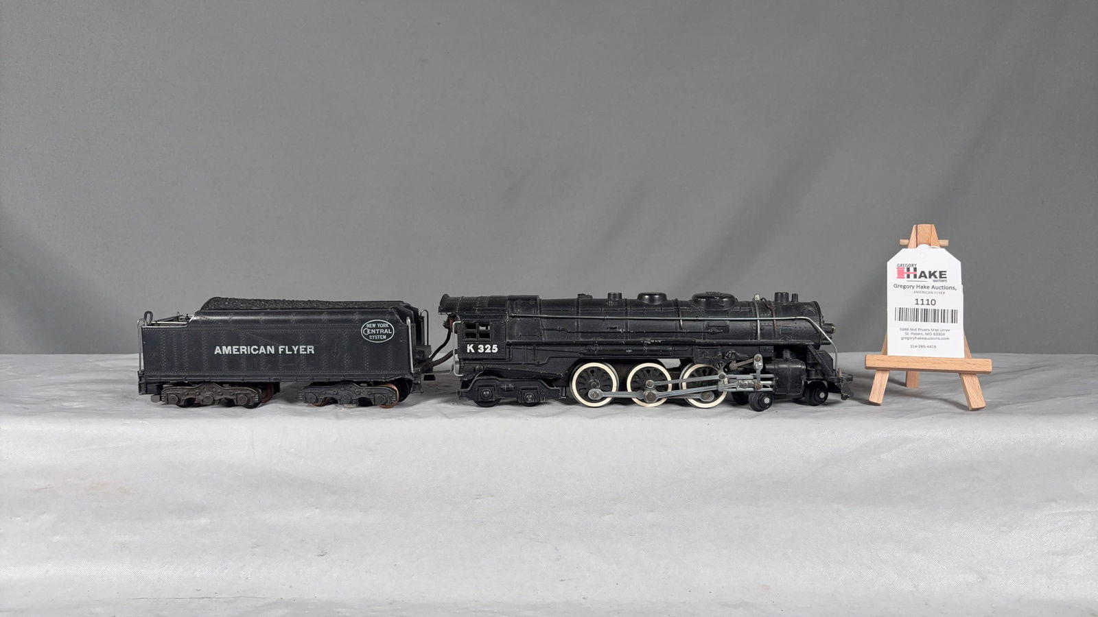 American Flyer Postwar K325 Hudson Steam Loco & Tender: American Flyer Postwar K325 Hudson Steam Loco & Tender.� C7 See photos for details. Size 19x3x3