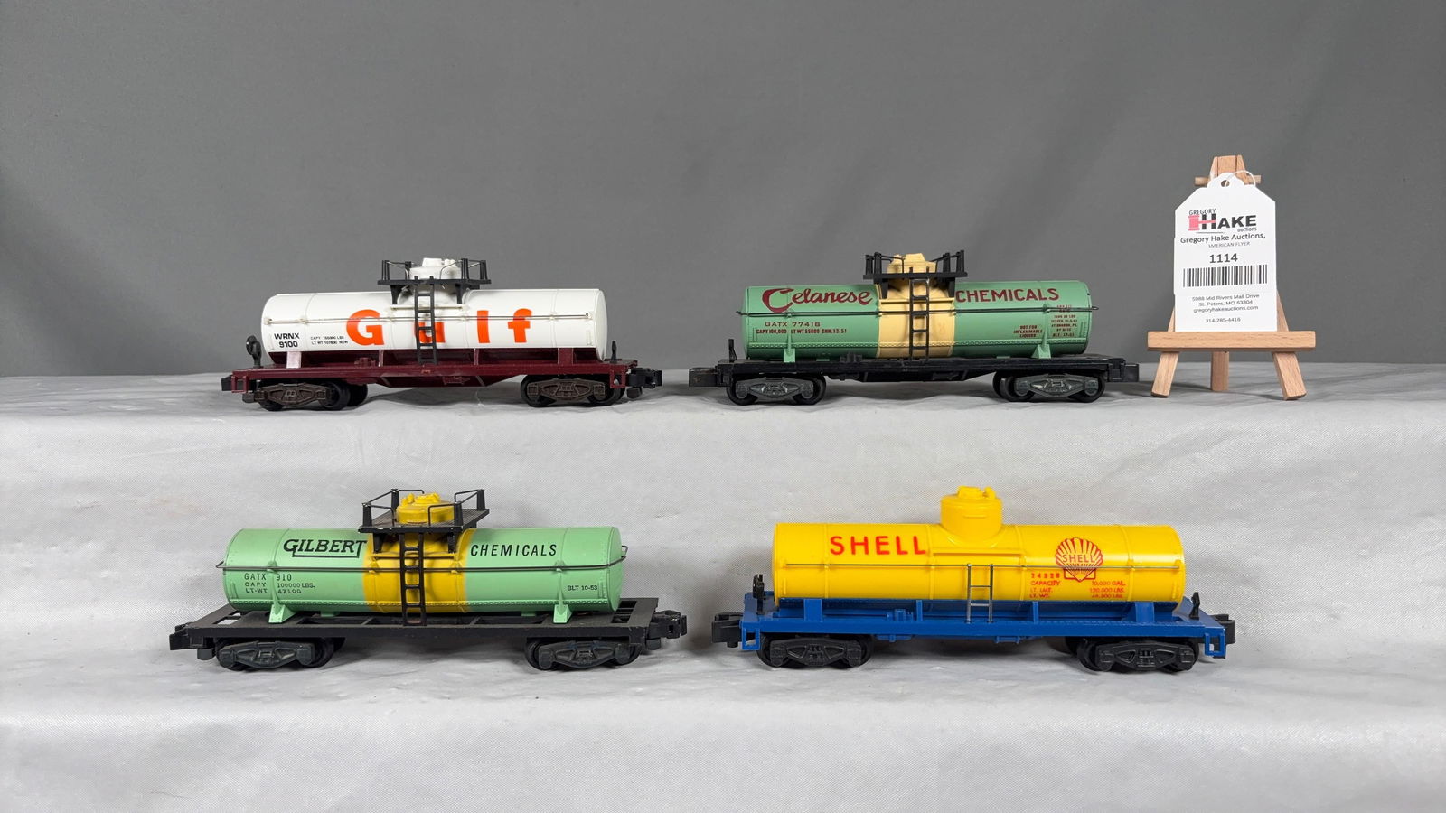4 American Flyer Tank Cars: 4 American Flyer Tank Cars. The CELANESE has decaled lettering. C8. See photos for details Size 11x10x2