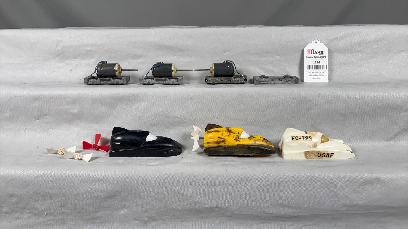 Group of Athearn Speedsters w/ Rear Propeller: Group of Athearn Speedsters w/ Rear Propeller.See photos for details.Size11x8x3