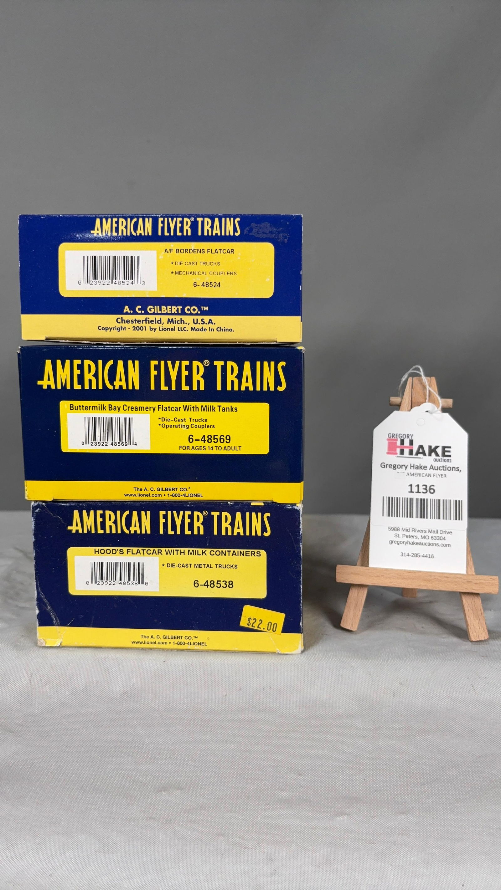 3 American Flyer 48569 Buttermilk, 48524 Borden's, 48538 Hoods Milk Cars w/obs (1 of 2)