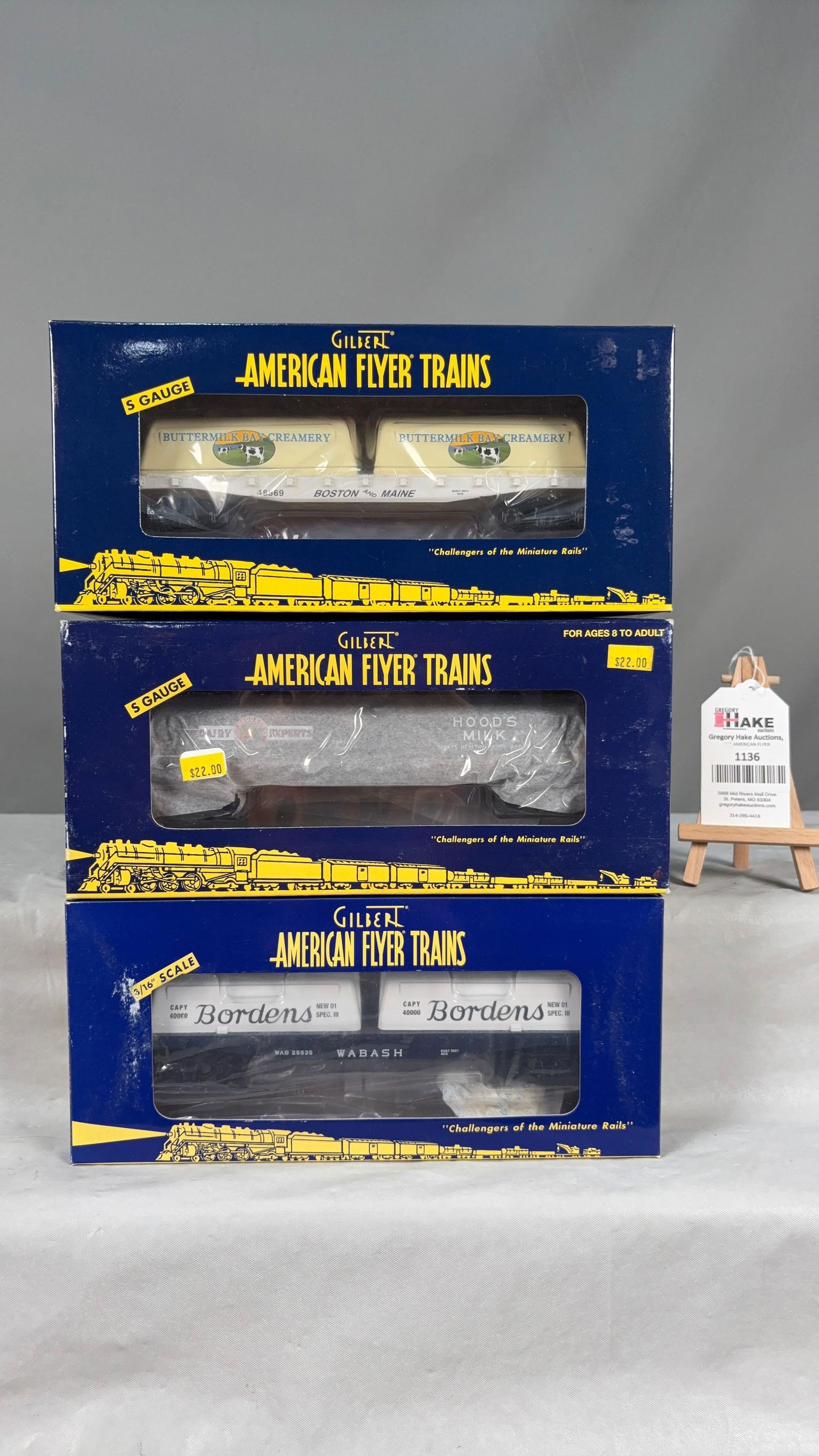 3 American Flyer 48569 Buttermilk, 48524 Borden's, 48538 Hoods Milk Cars w/obs - 2