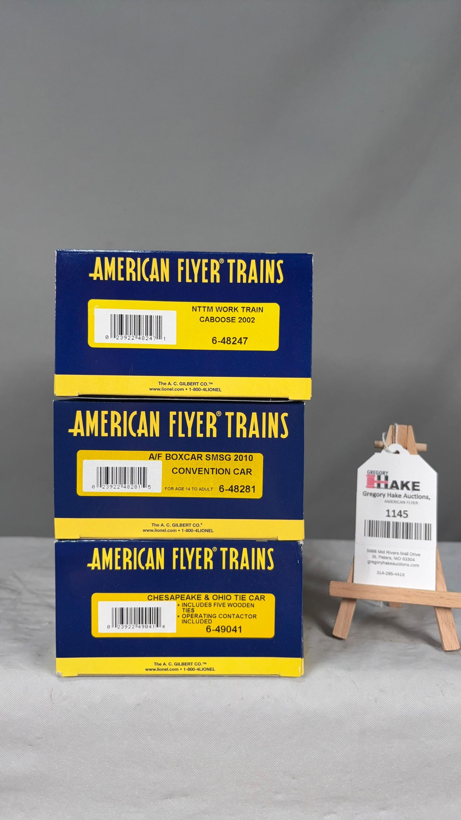 American Flyer 6-48247, 6-48281, 6-49041 w/ OB: American Flyer 6-48247 NTTM Work Train Caboose 2002, 6-48281 A/F Boxcar SMSG 2010 Convention Car, 6-49041 Chesapeake and Ohio Tie Car w/ OB C9 See photos for detailsSize11x5x8