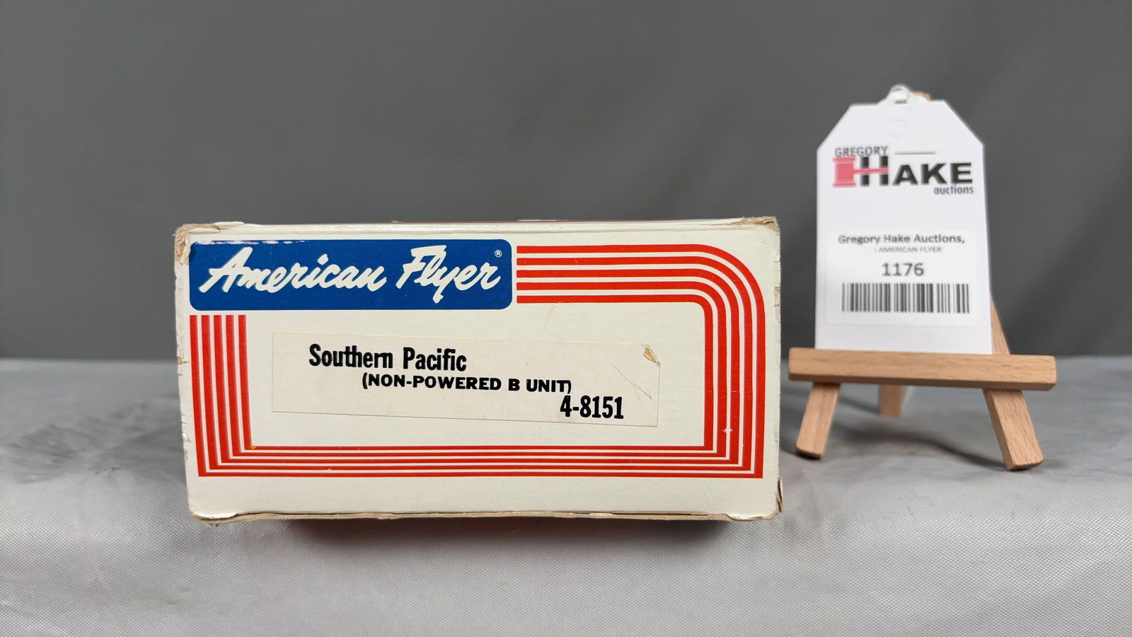 American Flyer 4-8151 Southern Pacific S Gauge Diesel Alco-B Dummy Unit) w/ OB: American Flyer 4-8151 Southern Pacific S Gauge Diesel Alco-B Dummy Unit (Non-powered B Unit) w/ OB. C9 See photos for details Size 15x6x3