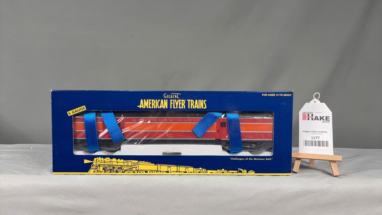 American Flyer 6-49946 Southern Pacific Daylight Streamline Baggage Car w/ OB - 2