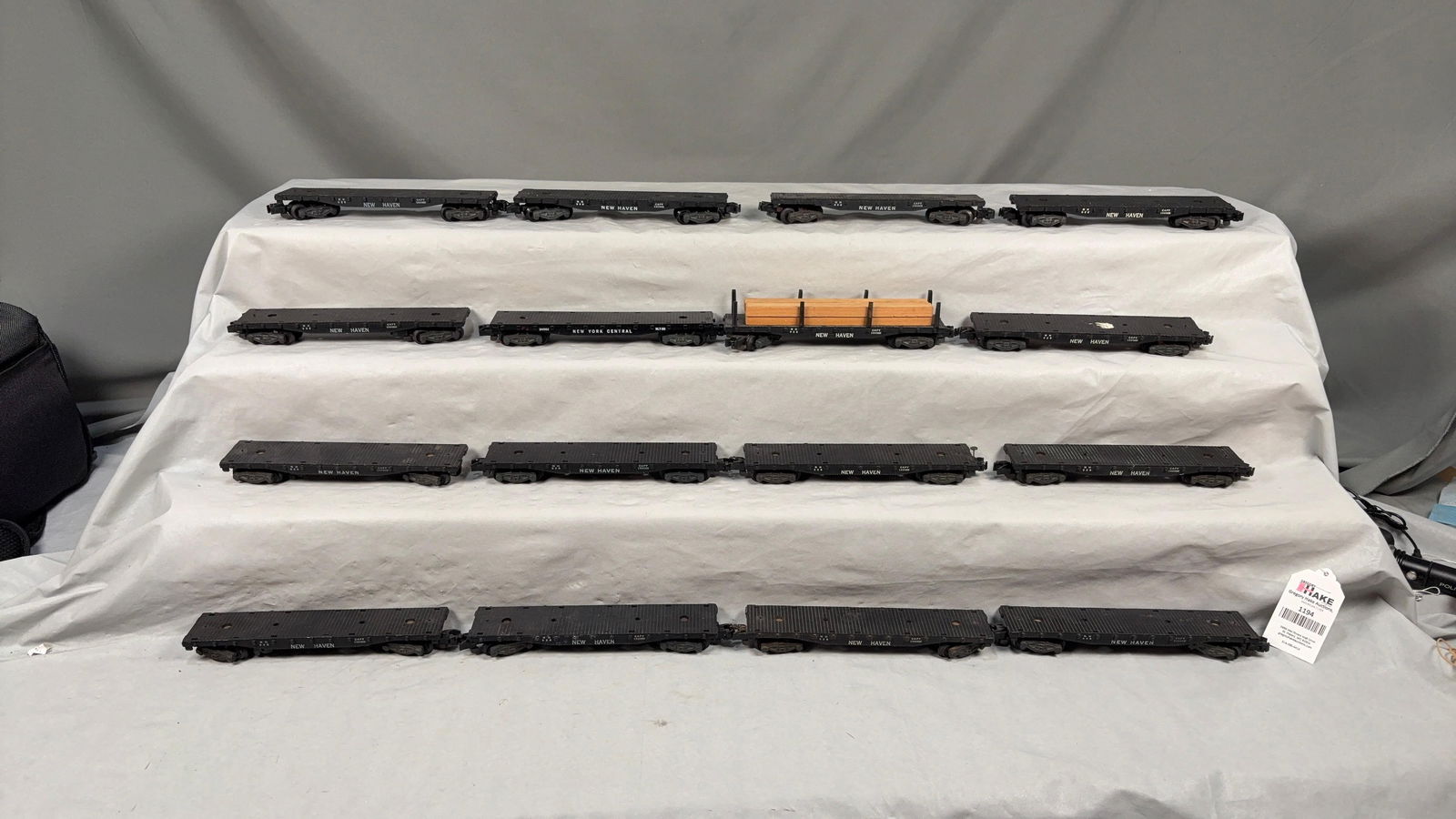 15 American Flyer Postwar 928 New Haven Flatcars & 1 24562 Flat Car - 2
