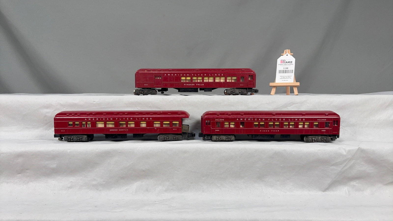 American Flyer Postwar 952 Pikes Peak 953 Niagara Falls 954 Grand Canyon Passenger Cars - 2