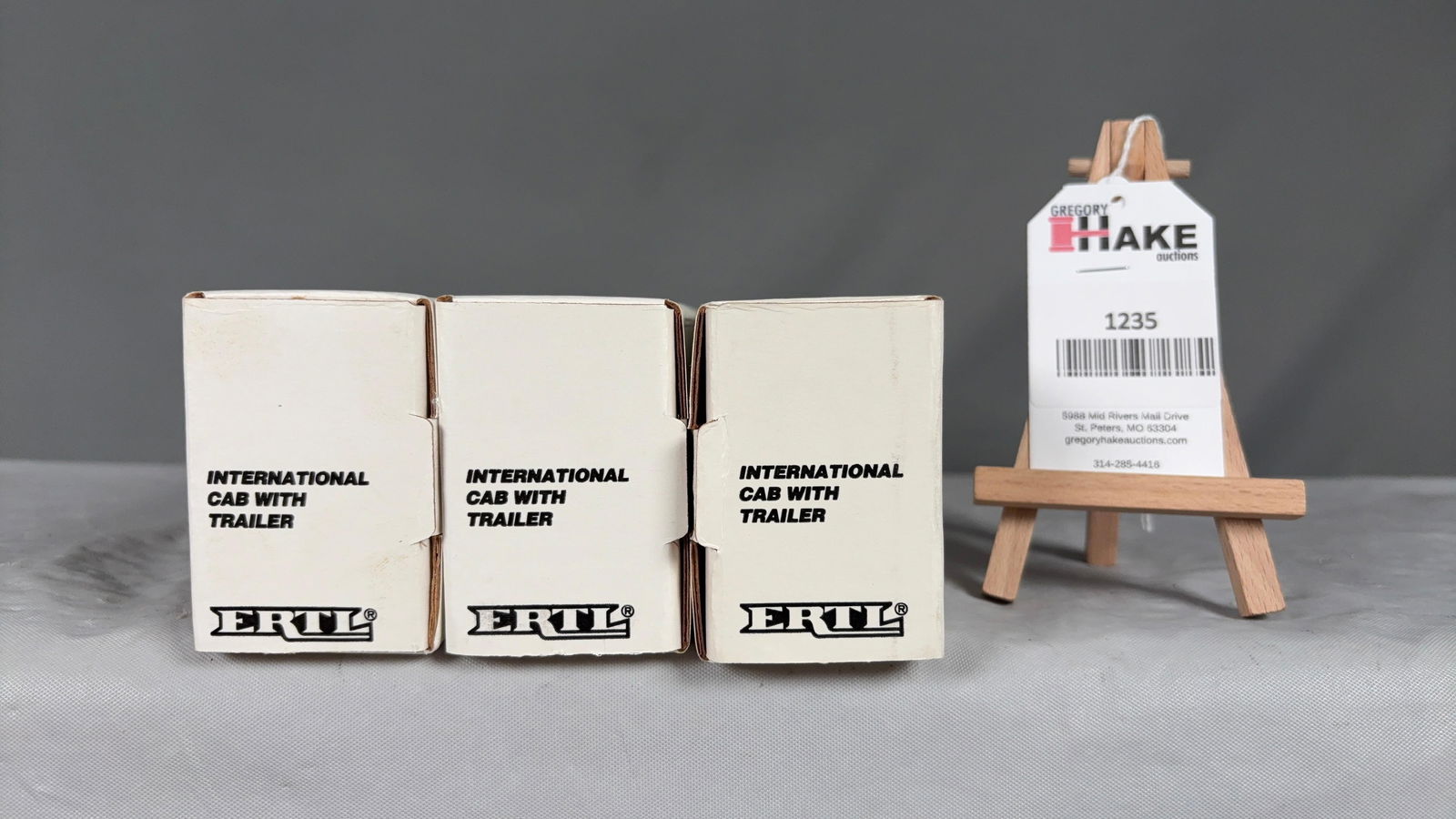 3 ERTL International Cab w/ Trailer Trucks for American Flyer 2- 2934 & 2936 w/ OB's (1 of 4)