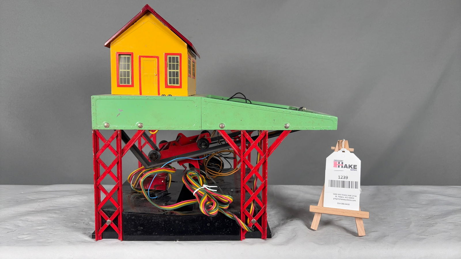 American Flyer Postwar 751 Log Loader w/ Control Button - 4