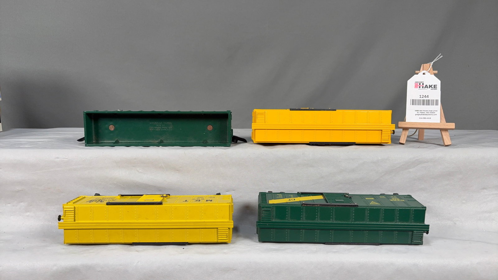 4 American Flyer Postwar Freight Cars - 2-637 Boxcars, 631 Gondola, 922 GAEX Boxcar w/ OB's - 5