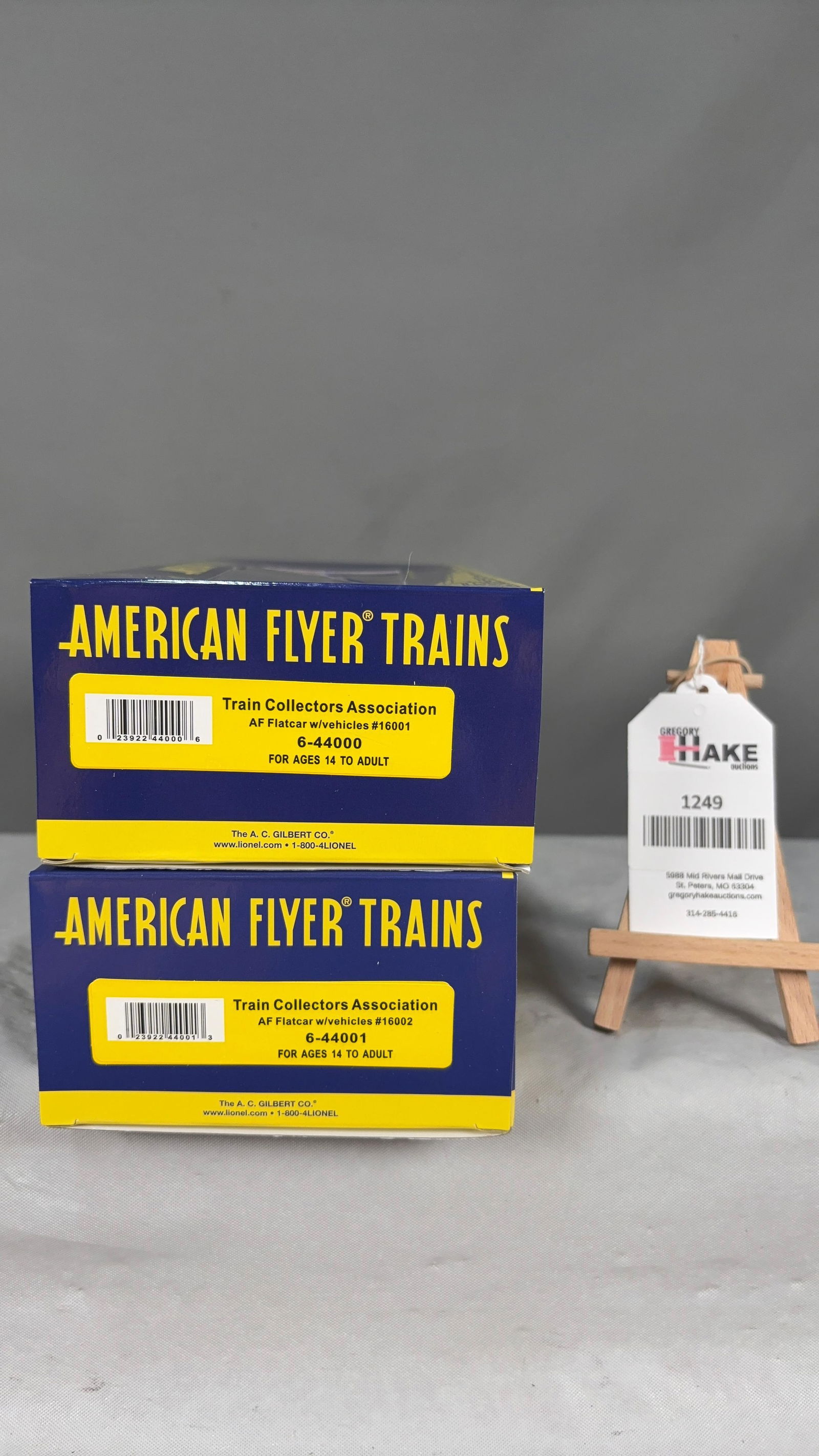 American Flyer LTI 44000 AF Flat Car w/ Vehicles, 44001 AF Flat Car w/ Vehicles & OB's (1 of 2)