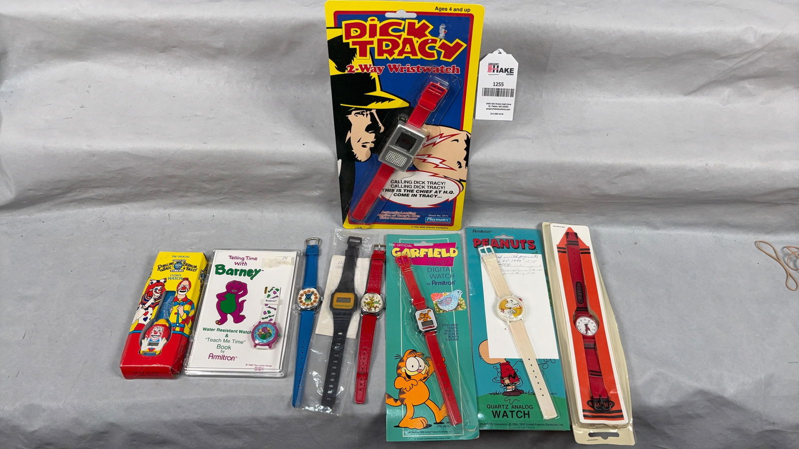 9 Character Watches Includes Barney, Garfield, Peanuts, Big Bird & more: 9 Character Watches Includes Barney, Garfield, Peanuts, Big Bird & more. See photos for details.Size12x6x3