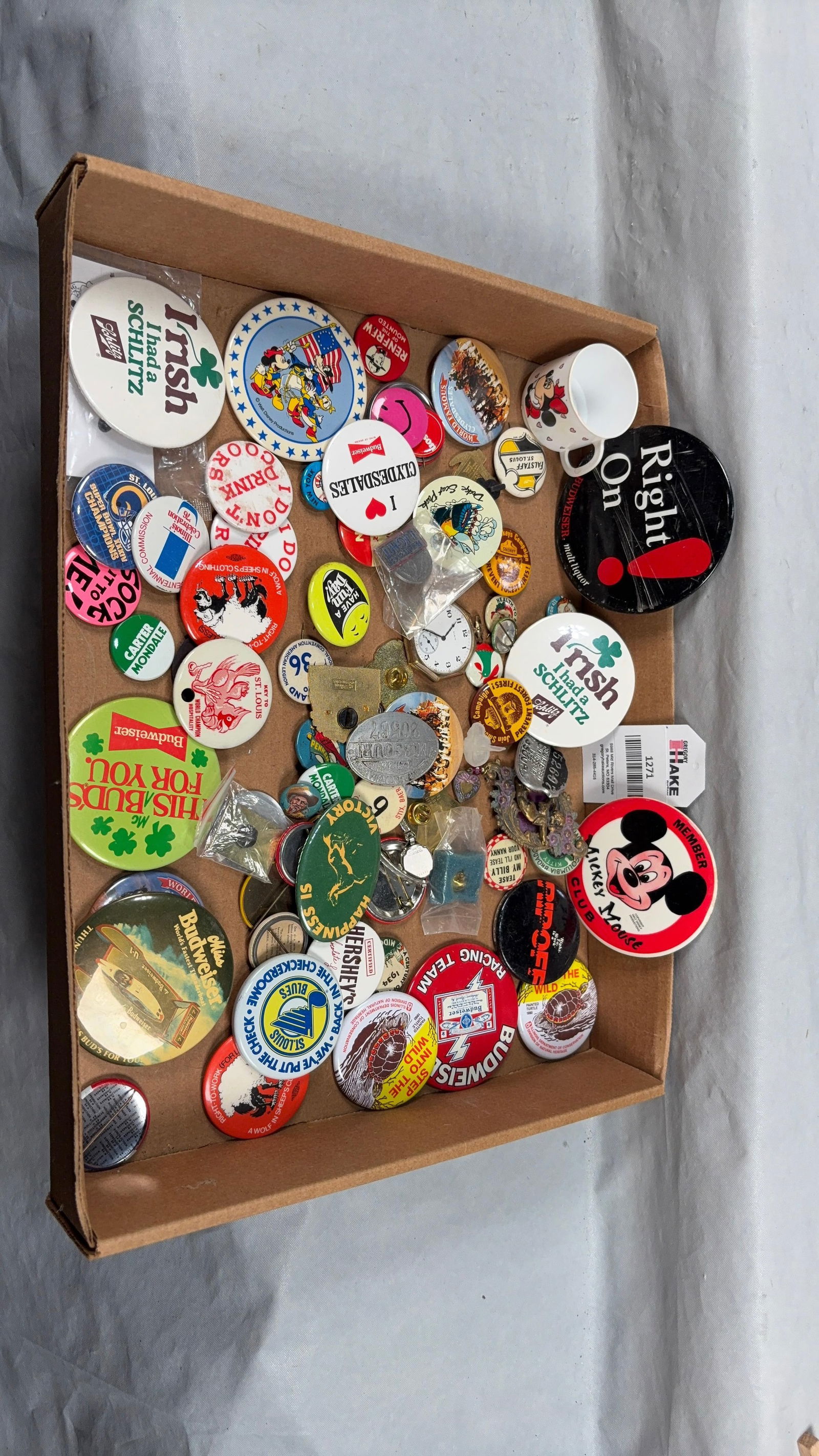 Vintage Advertising & Political Buttons: Vintage Advertising & Political Buttons. See photos for details.Size10x12x2