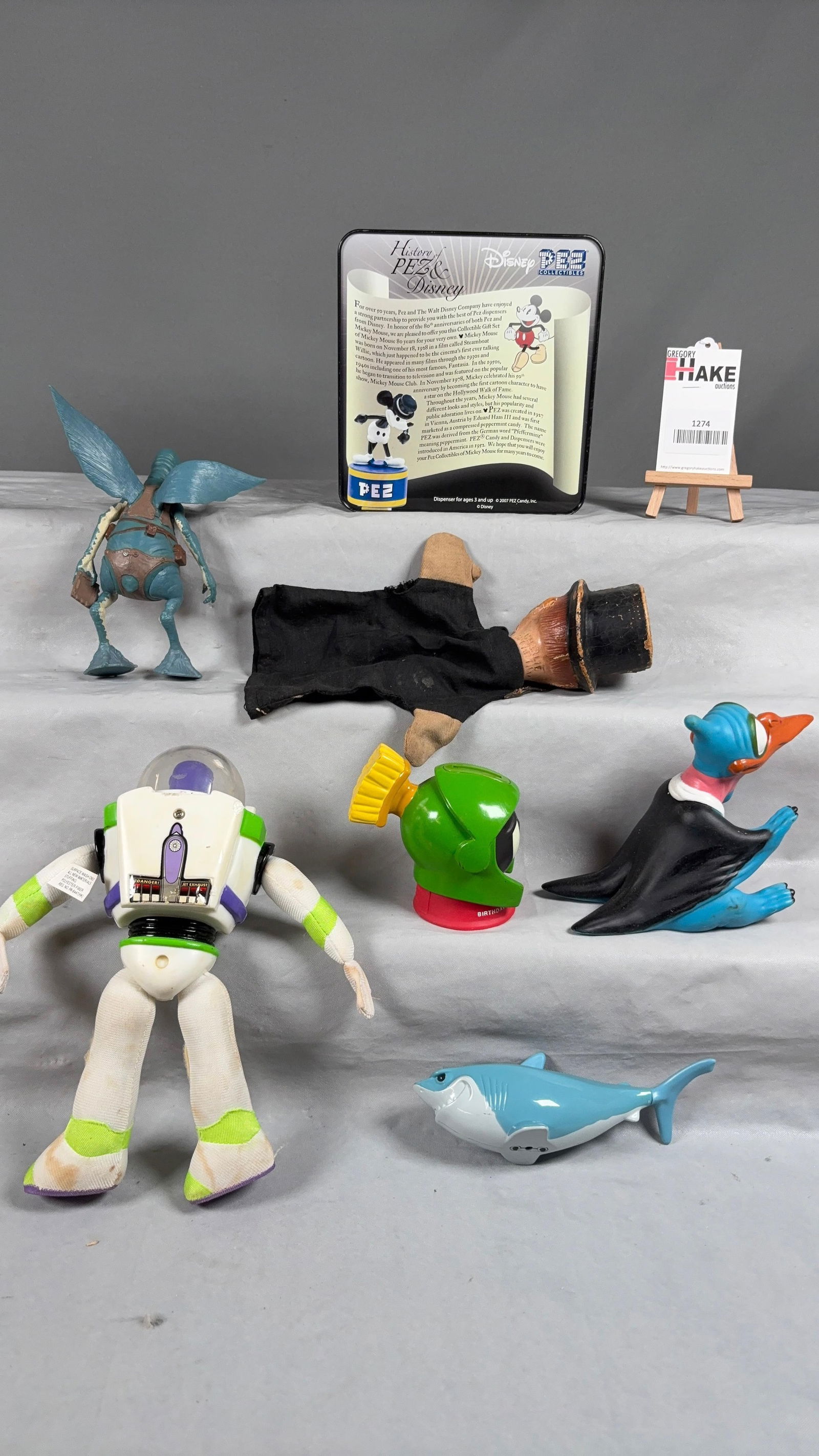 Lot of Disney, Pez and Star Wars Toys - 2