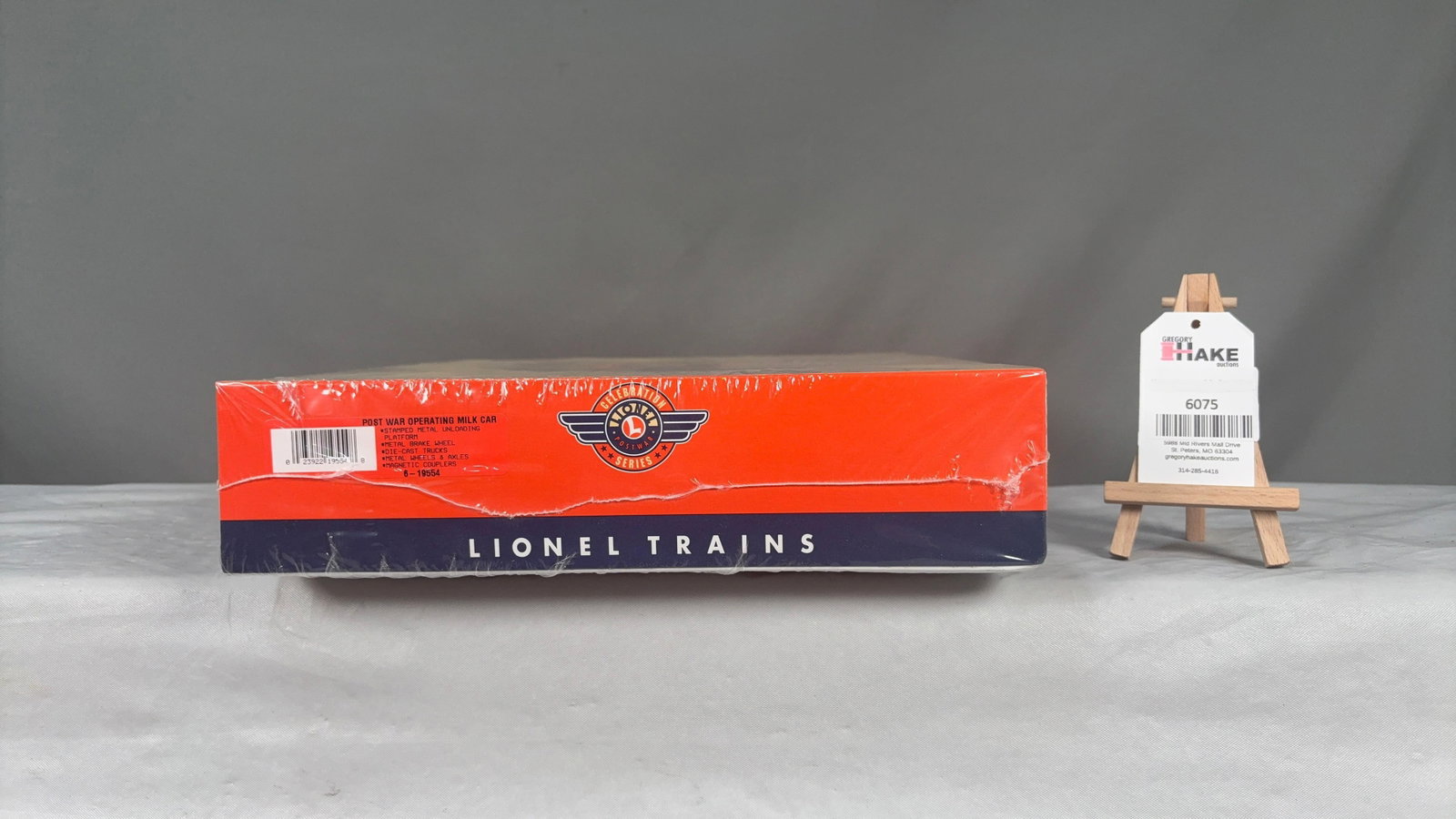 Lionel LTI Post War Operating Milk Car 19554 w/OB (1 of 2)