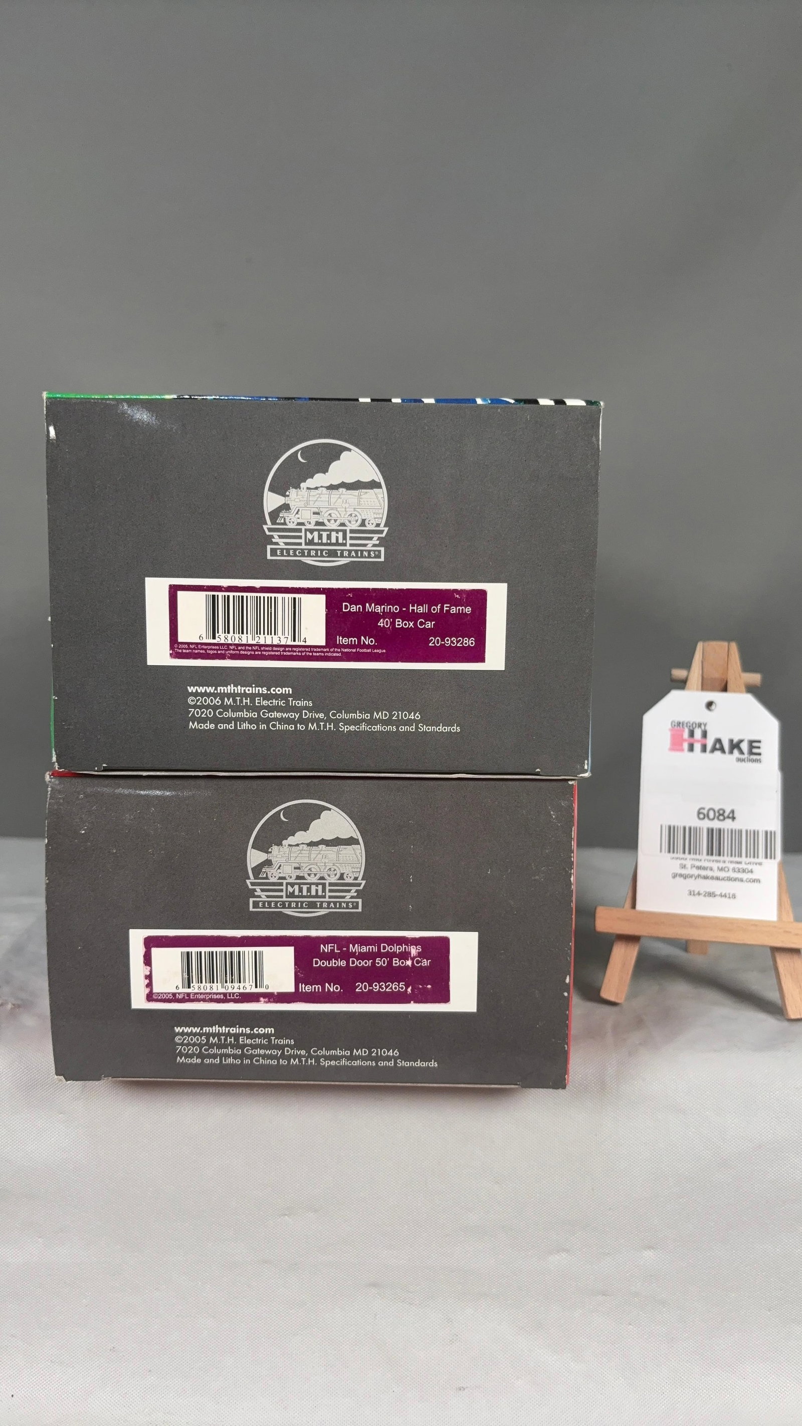 MTH Set of 2: NFL Box Cars Dan Marino 20-93286, Miami Dolphins 20-93265 w/OB (1 of 2)
