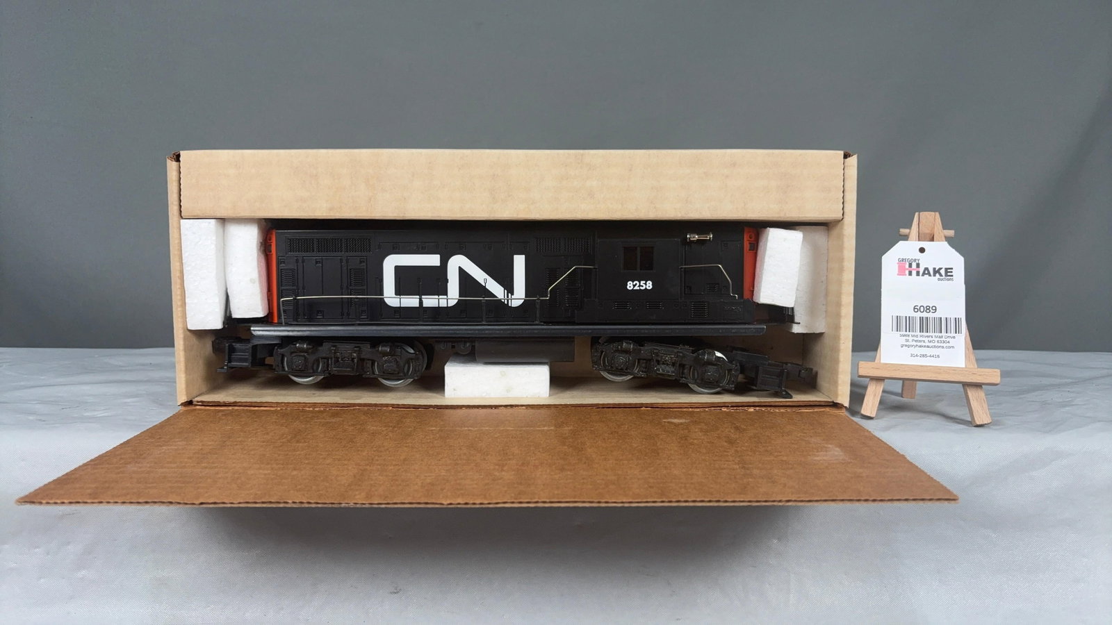 Lionel LTI Canadian National GP-7 (Non-Powered Dummy Unit) 8258 w/OB (1 of 2)