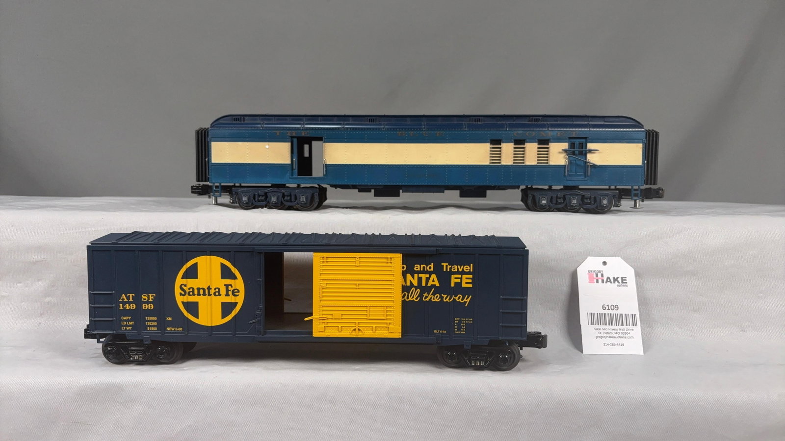 MTH Santa Fe Boxcar and Blue Comet RPO Car: MTH Santa Fe Boxcar and Blue Comet RPO Car, C7.