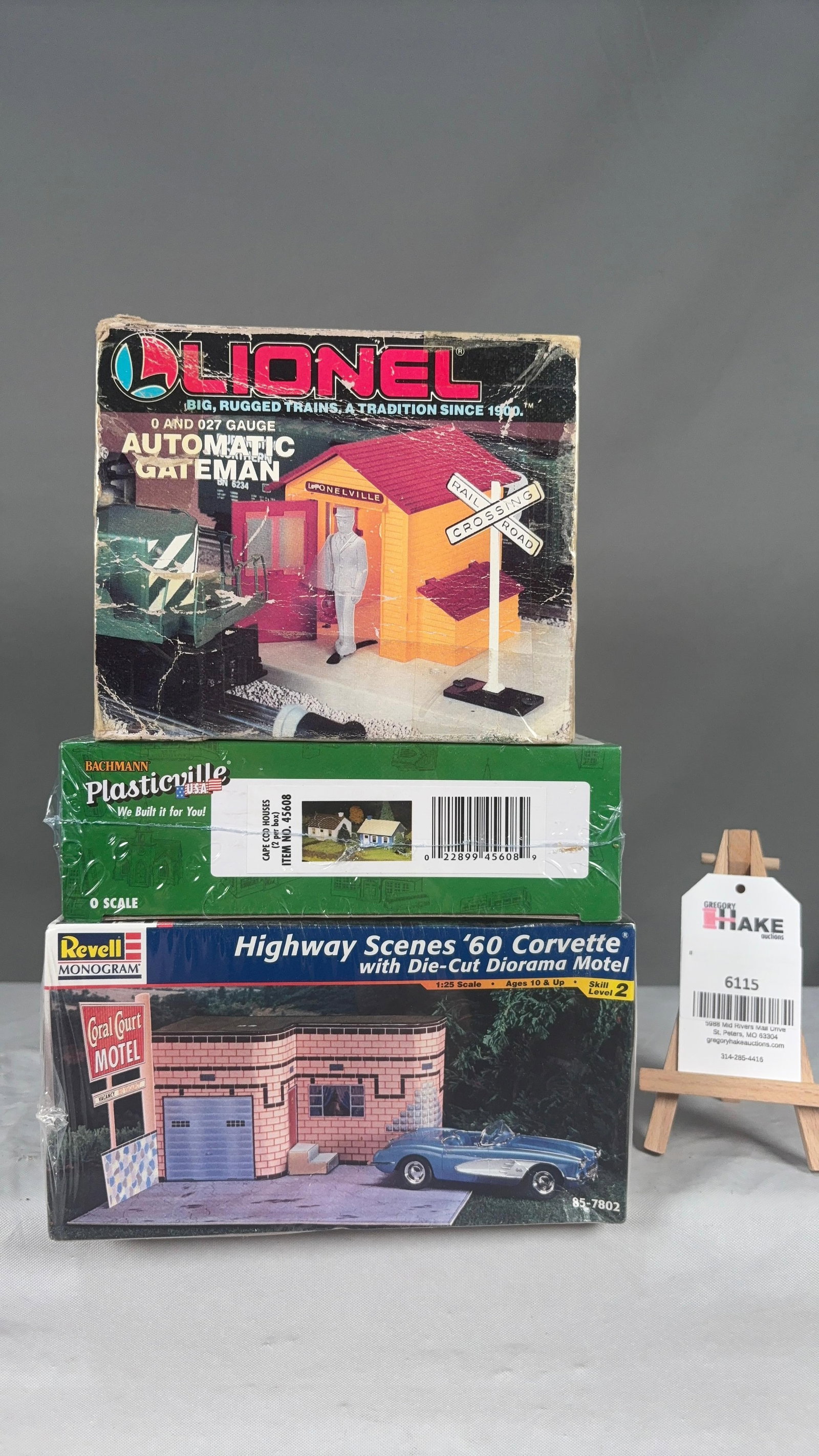 Group of Lionel, Plasticville, Revell Accessories (1 of 5)
