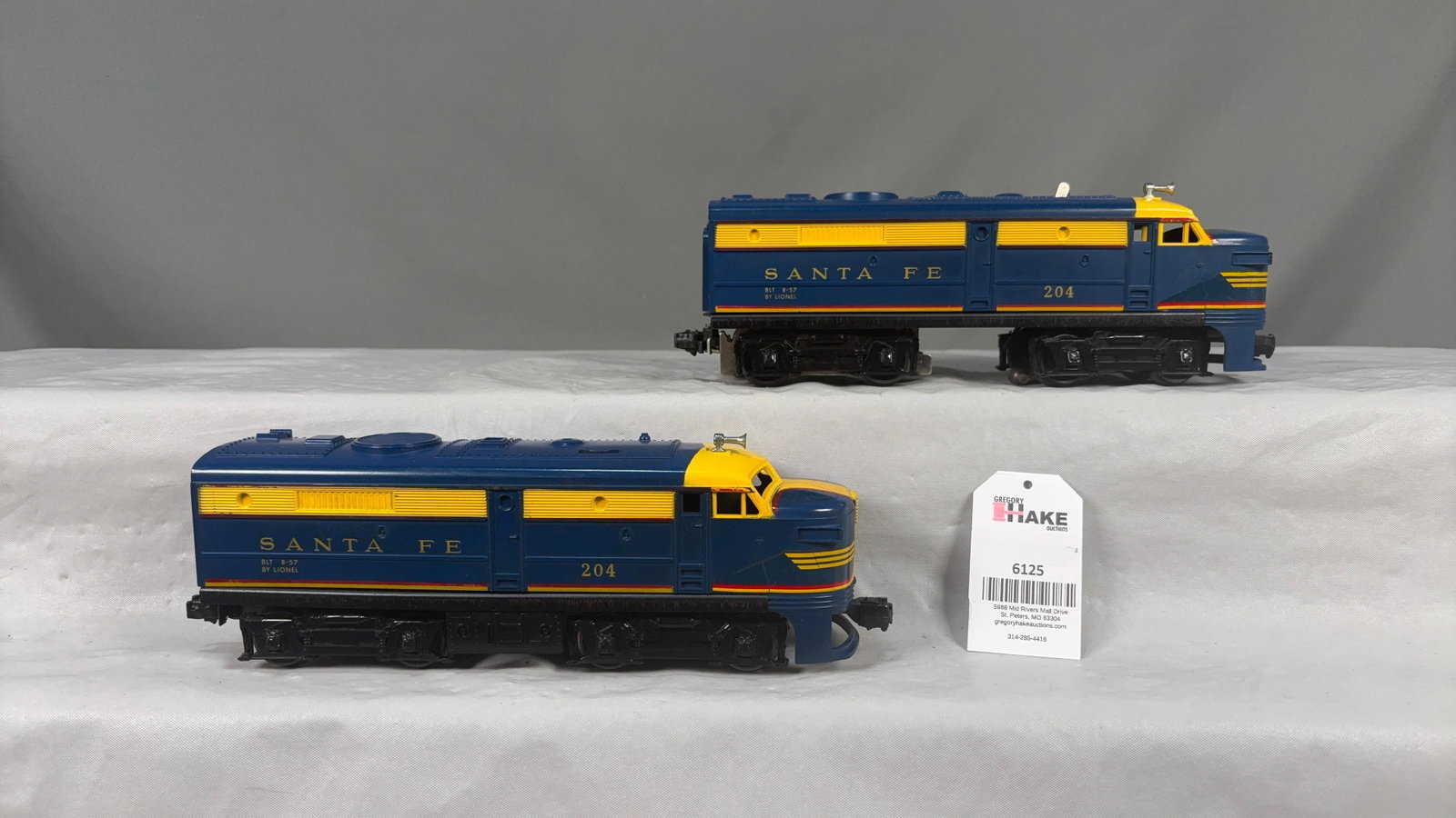 Lionel Postwar 204 Santa Fe AA Diesel Alco Locomotives (1 of 6)