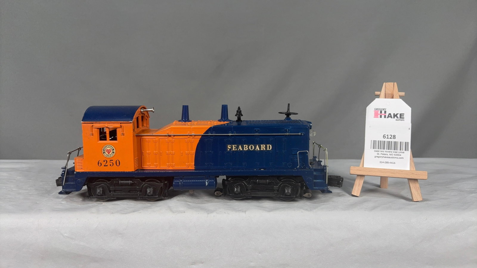 Lionel Postwar 6250 Seaboard Diesel Switcher (1 of 6)