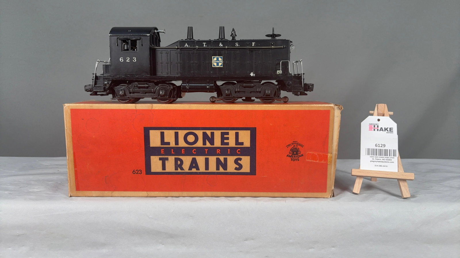Lionel Postwar S.F. Diesel Switcher Locomotive No. 623 w/OB (1 of 6)