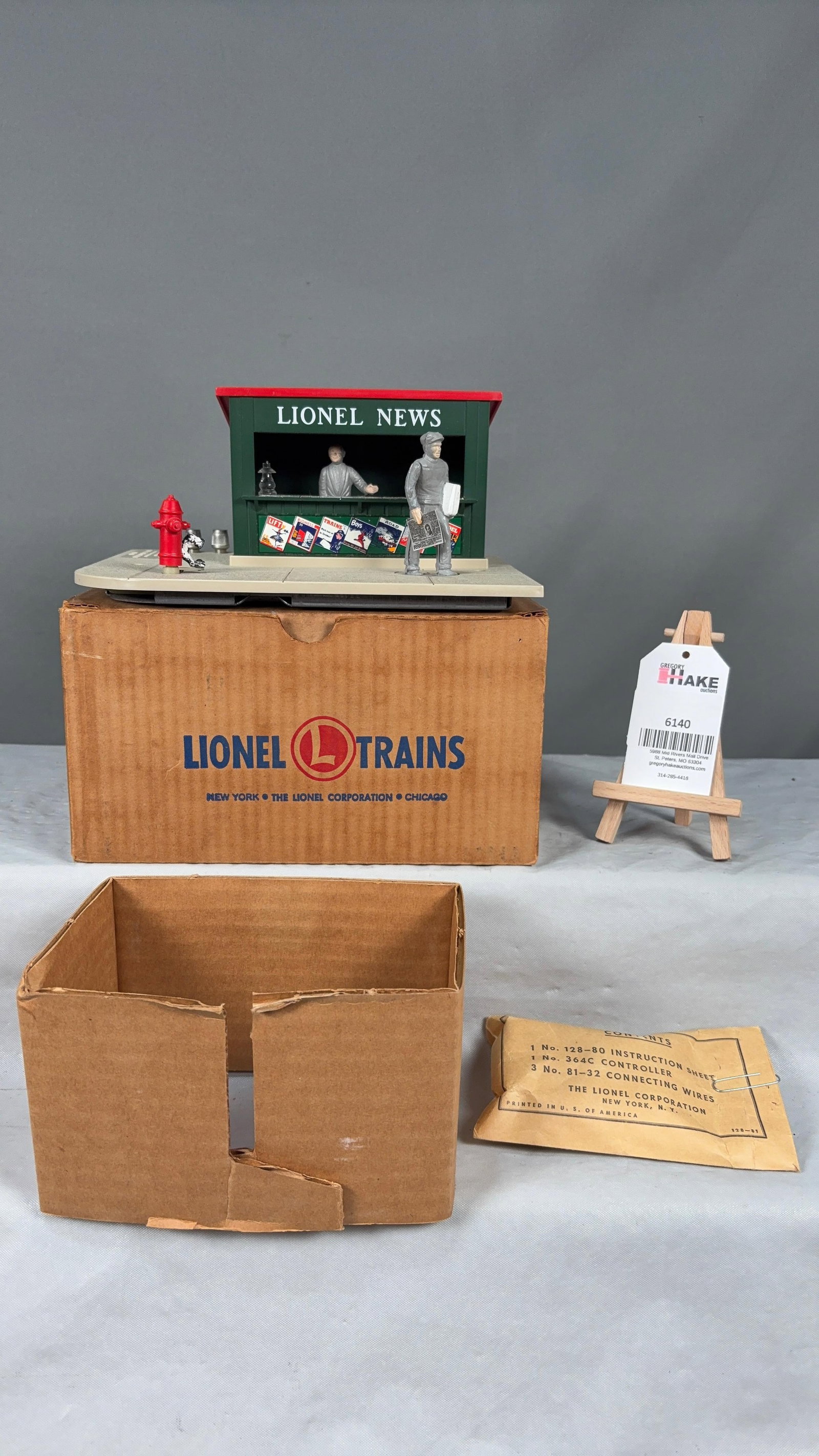 Lionel Postwar 128 Animated Newsstand w/OB (1 of 7)