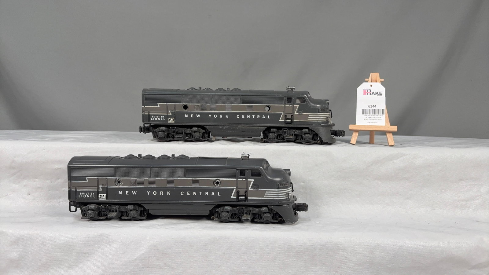 Lionel Postwar 2344 New York Central F3 AA Diesel Locomotive (1 of 6)