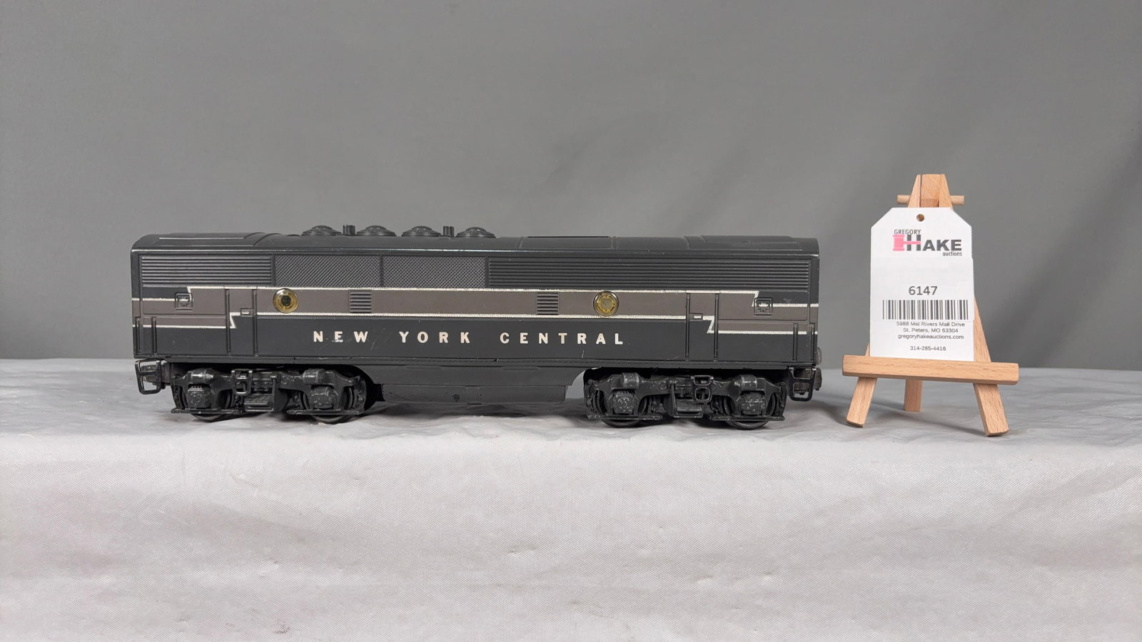 Lionel Postwar 2344 C Dummy NYC B Unit (1 of 6)