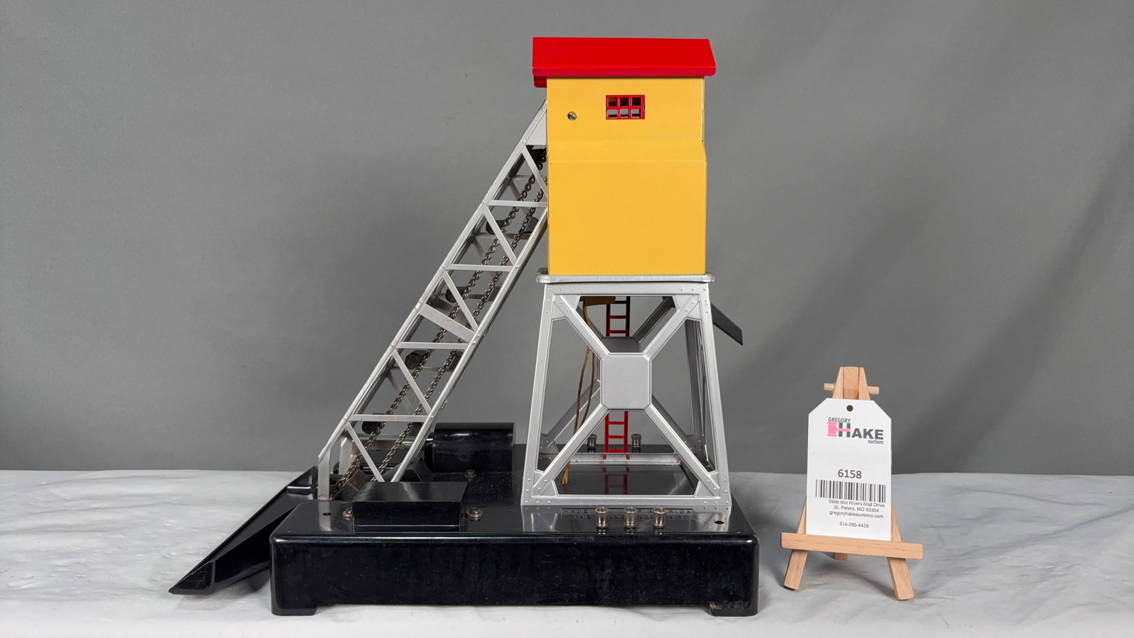 Mint Lionel Postwar 97 Operating Coal Loader w/OB - 2