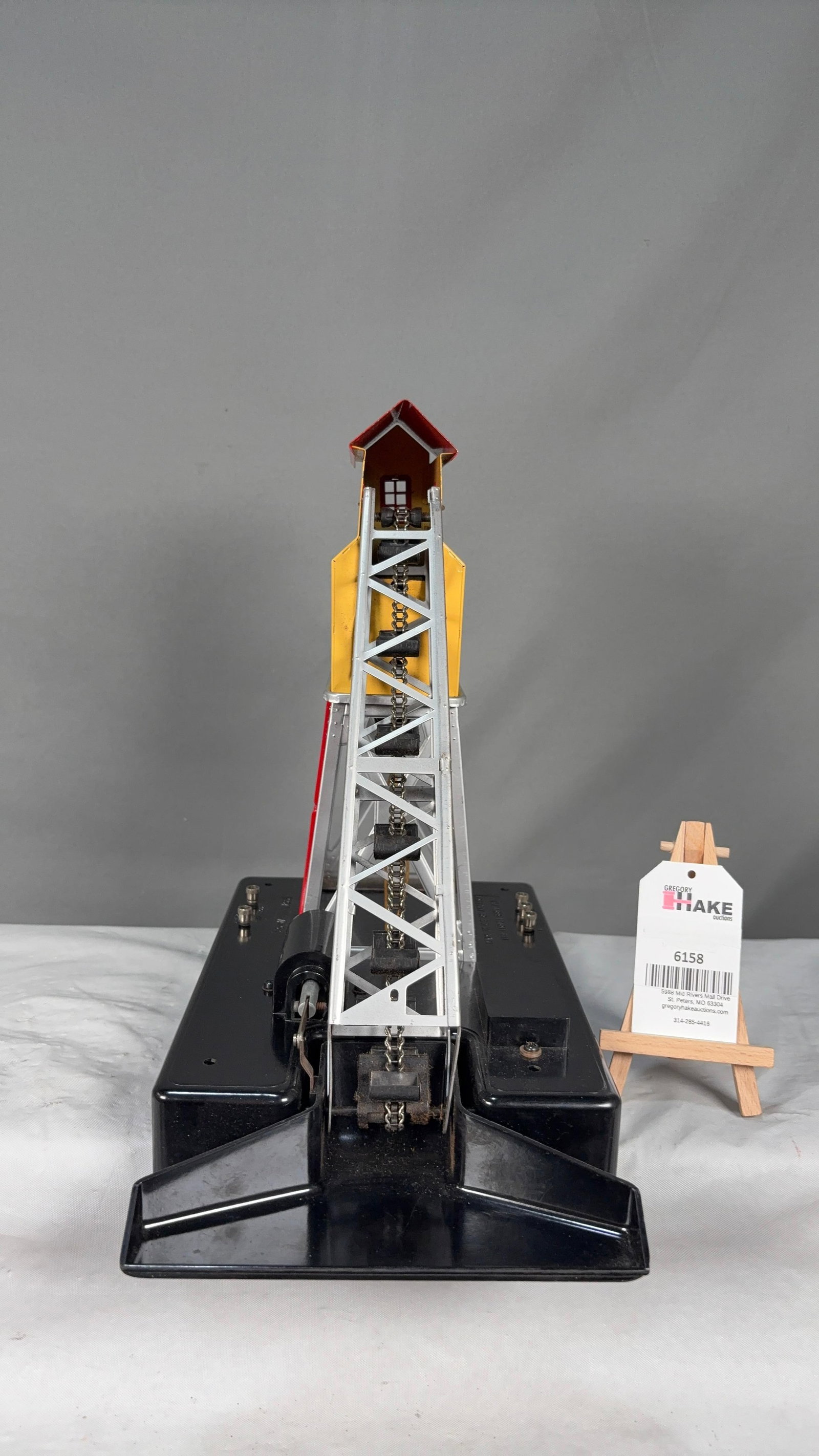 Mint Lionel Postwar 97 Operating Coal Loader w/OB - 4
