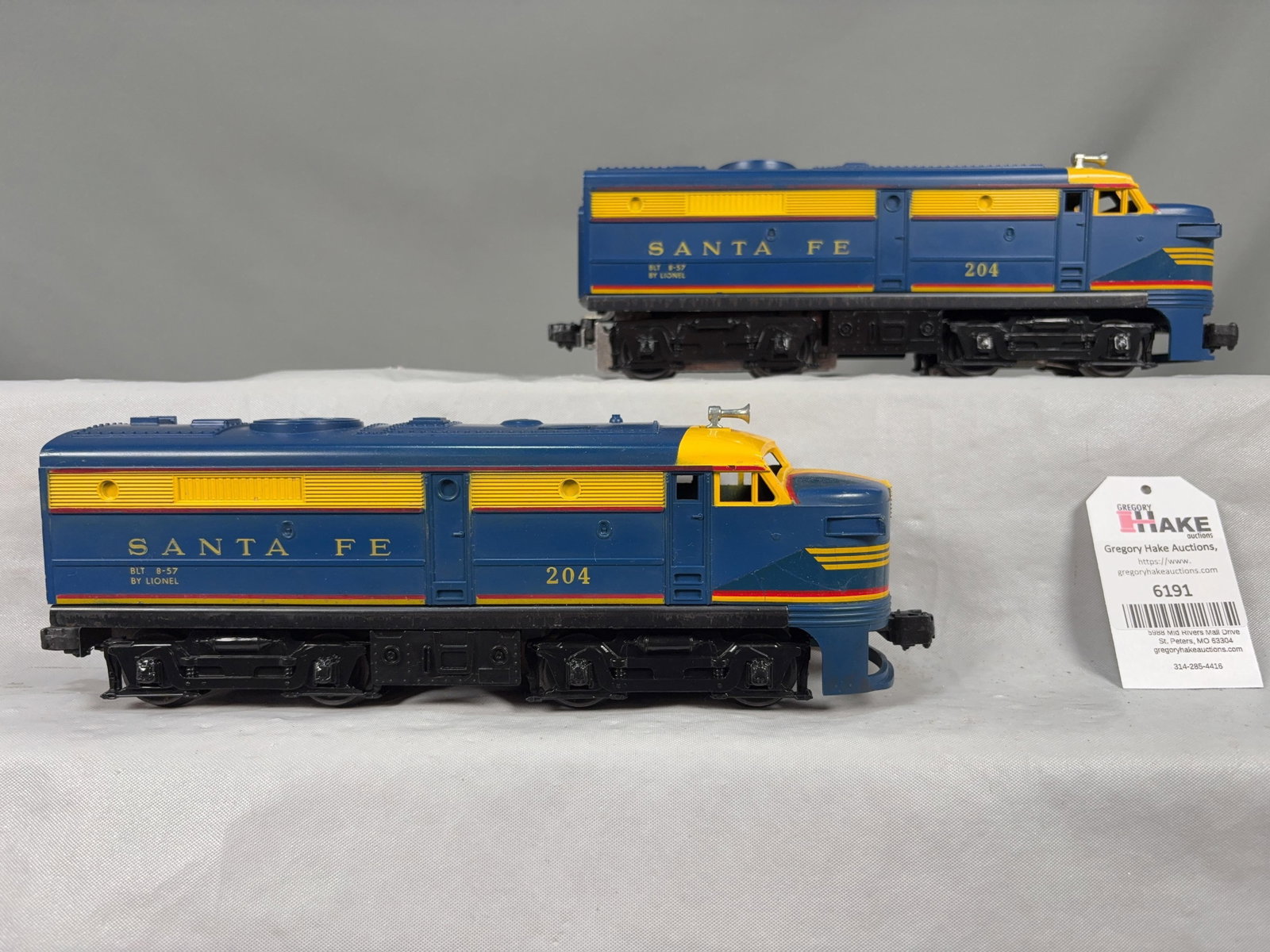 Lionel Postwar 204 Santa Fe AA Alco Diesel Locomotives (1 of 6)