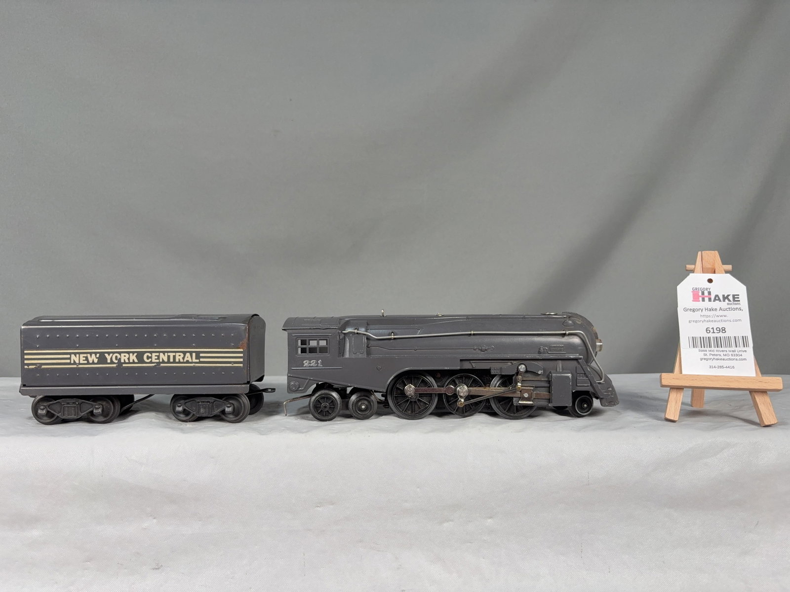 Lionel Postwar 221 Gray NYC Steam Locomotive with 221W Tender (1 of 6)