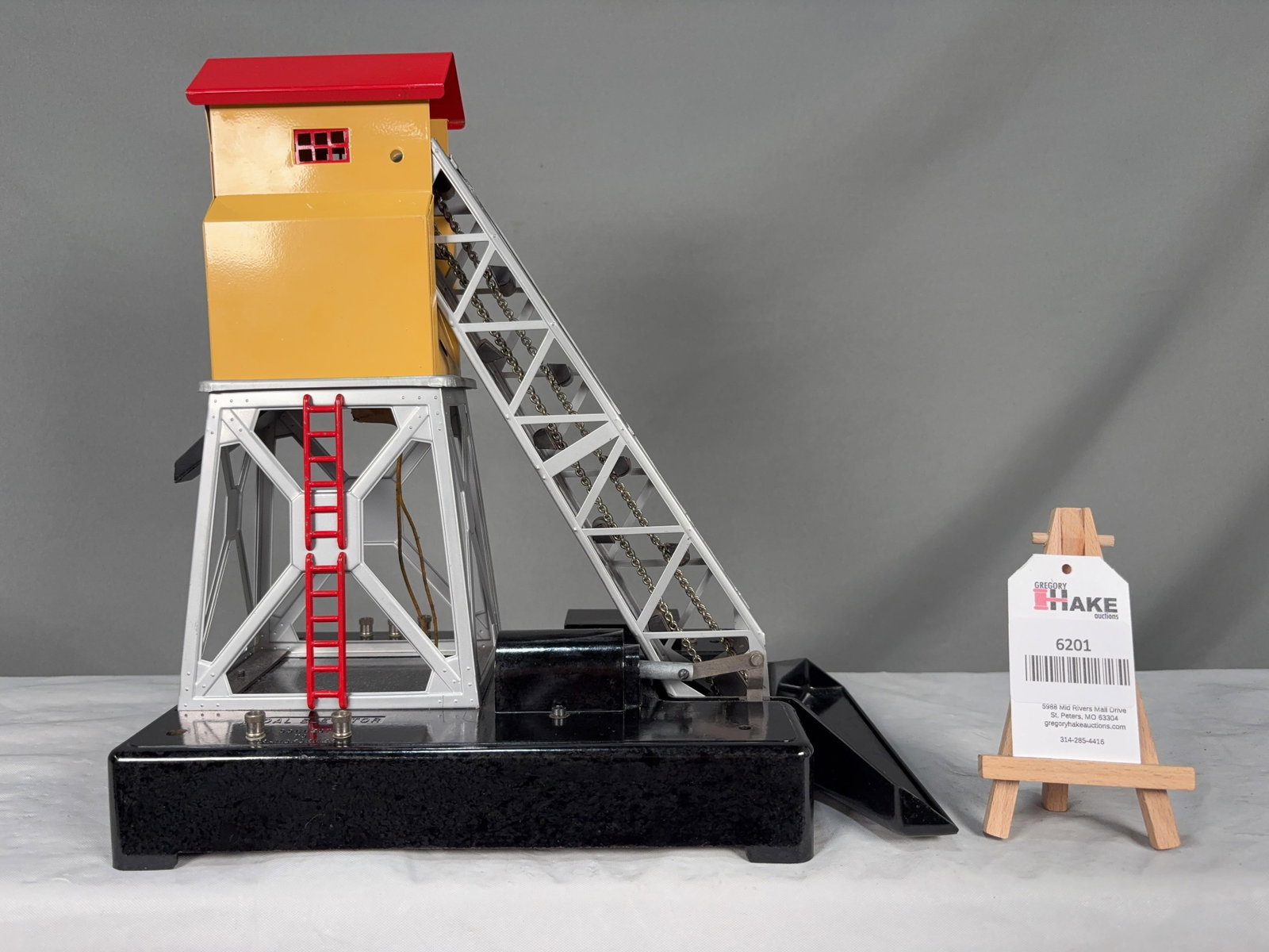 Lionel Postwar 97 Coal Loader (1 of 6)