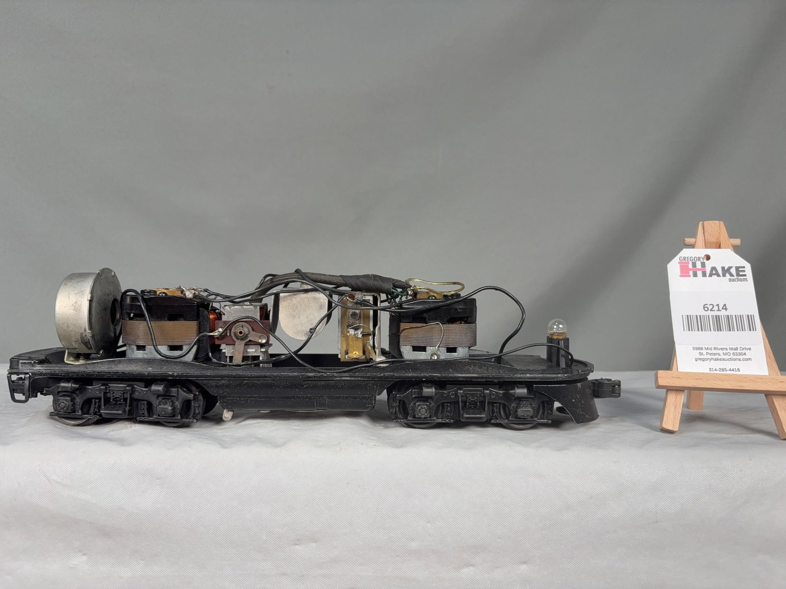 Lionel Postwar 2363 Illinois Central Powered Frame (1 of 6)